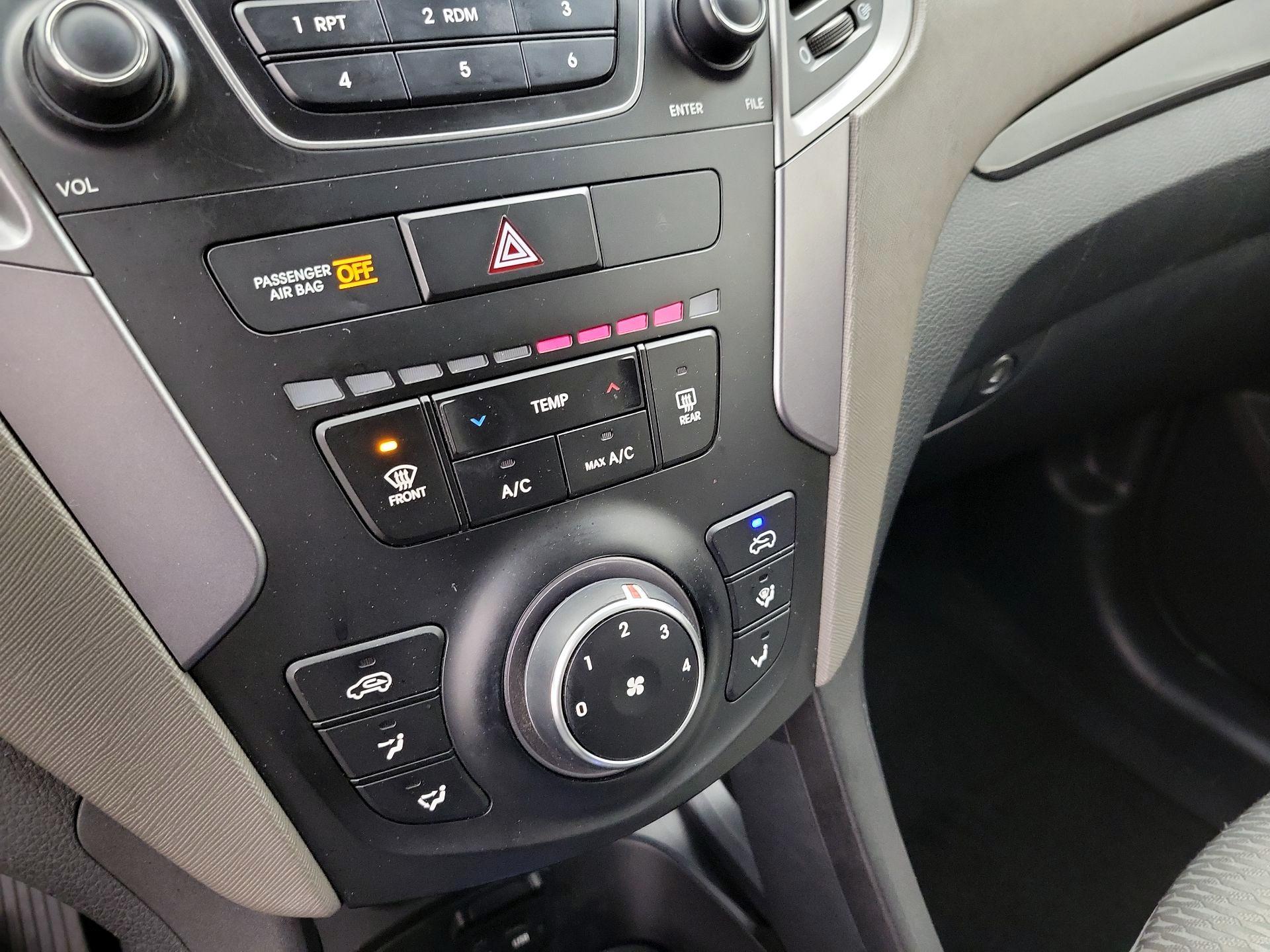 Thumbnail: 2013 Hyundai Santa Fe - 15