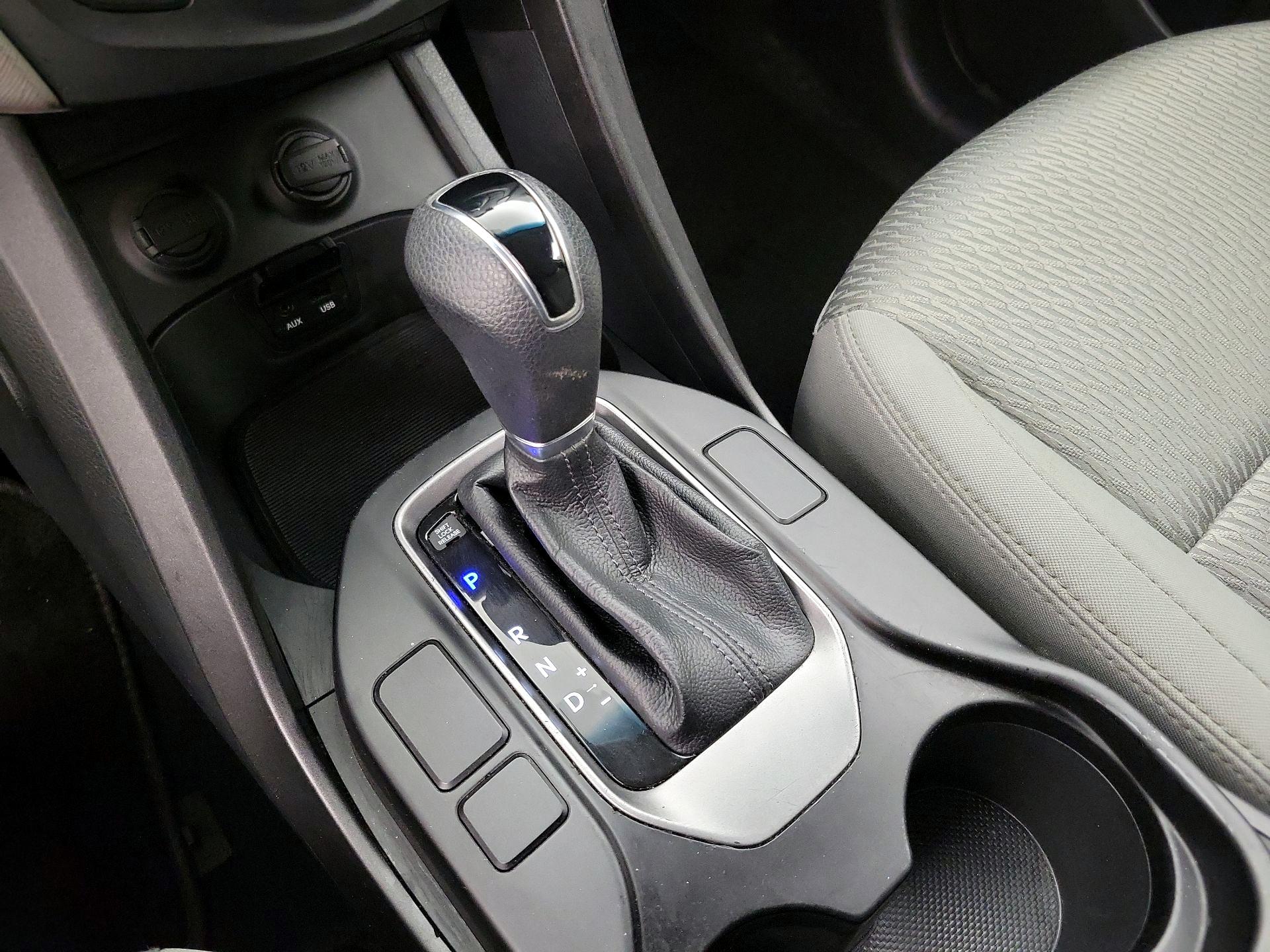 Thumbnail: 2013 Hyundai Santa Fe - 16