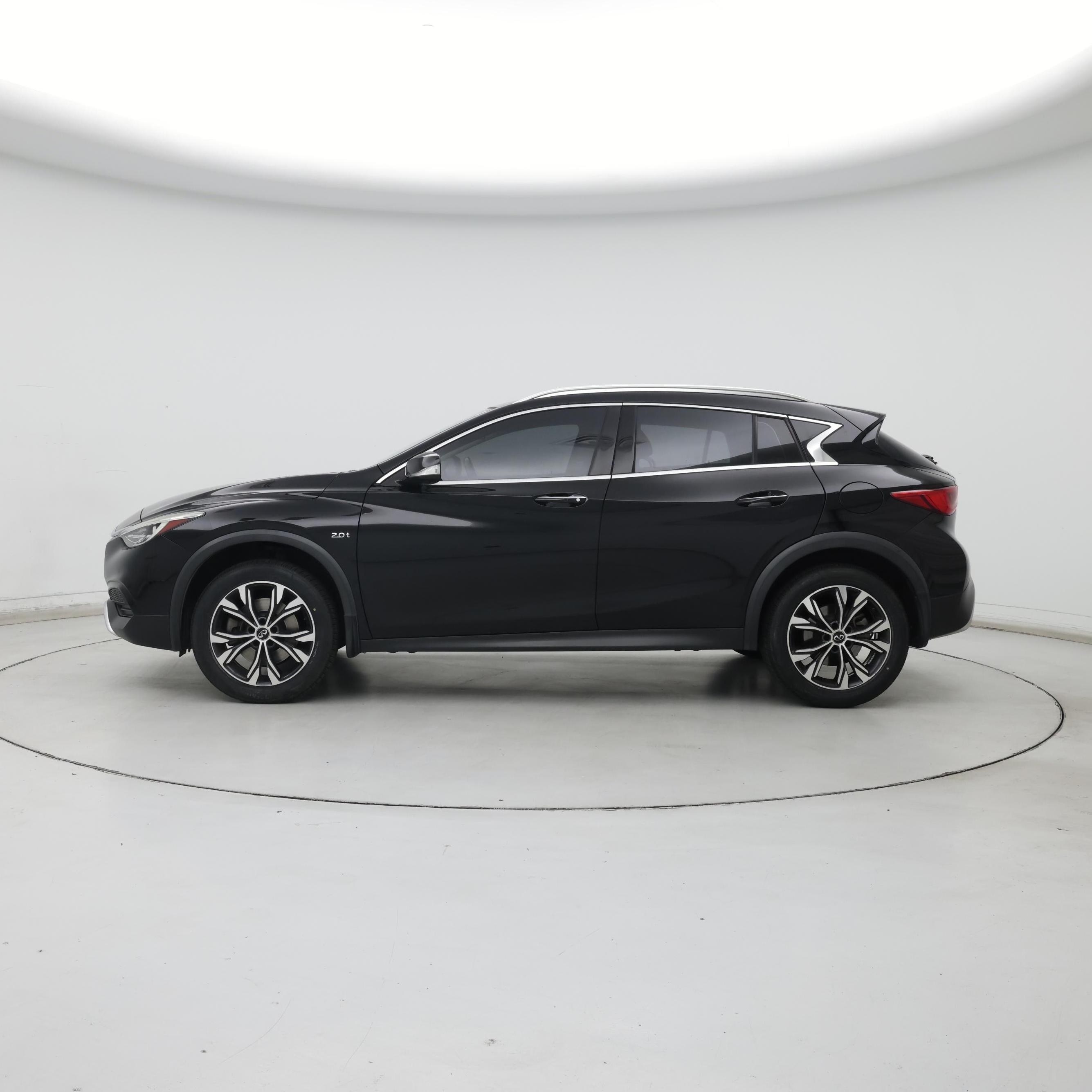 Thumbnail: 2019 INFINITI QX30 - 3