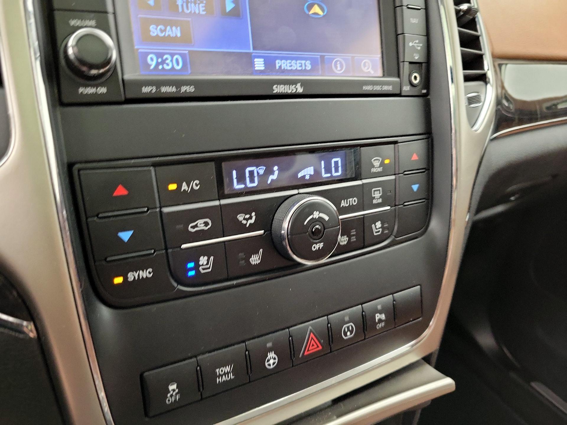 Thumbnail: 2013 Jeep Grand Cherokee - 15
