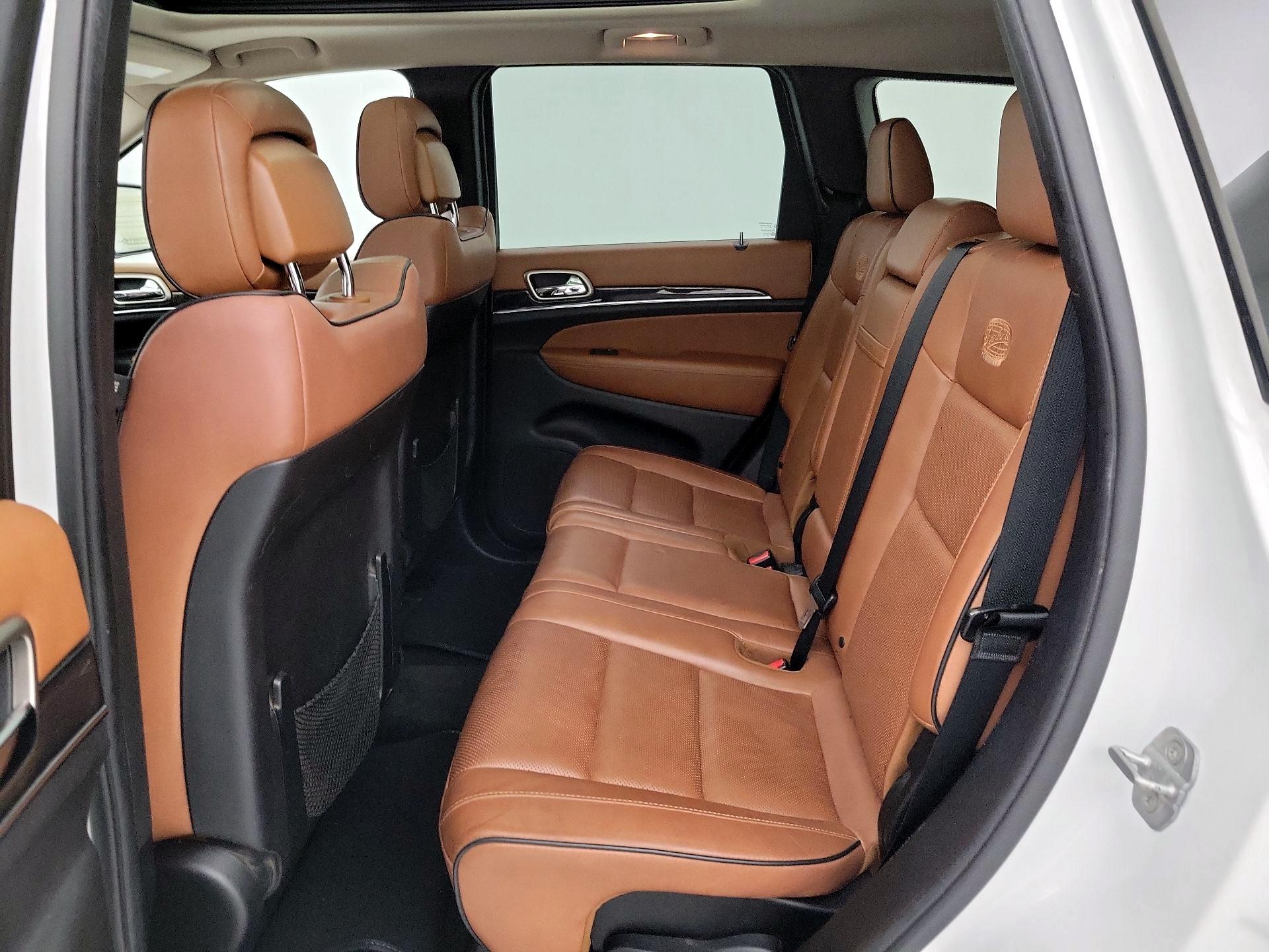 Thumbnail: 2013 Jeep Grand Cherokee - 18