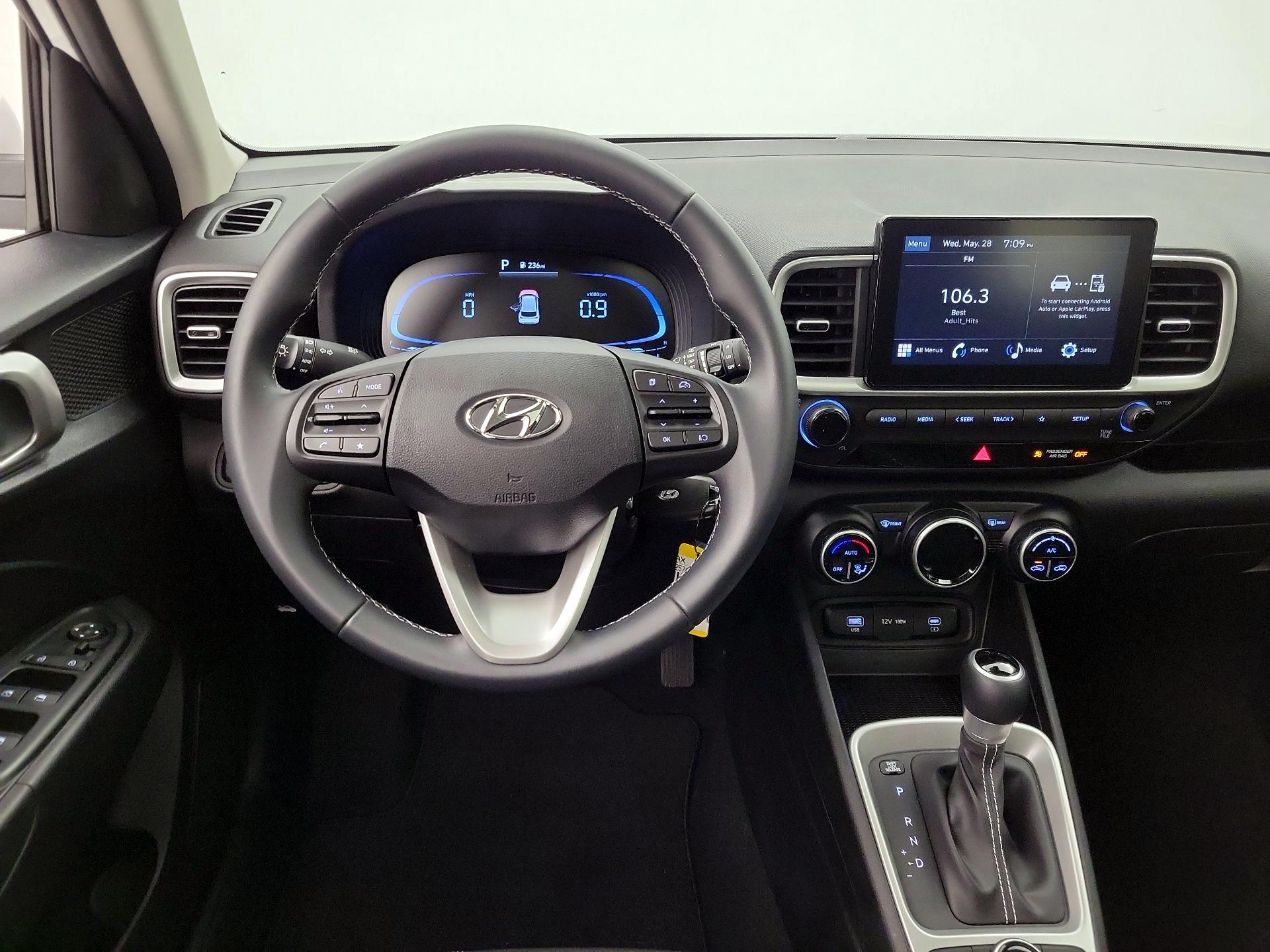 Thumbnail: 2023 Hyundai Venue - 10