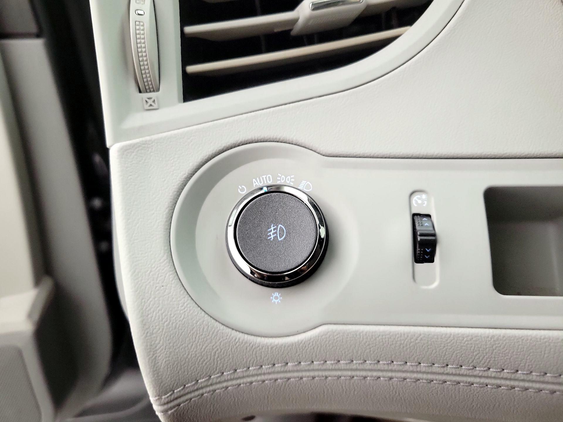 Thumbnail: 2013 Buick LaCrosse - 13