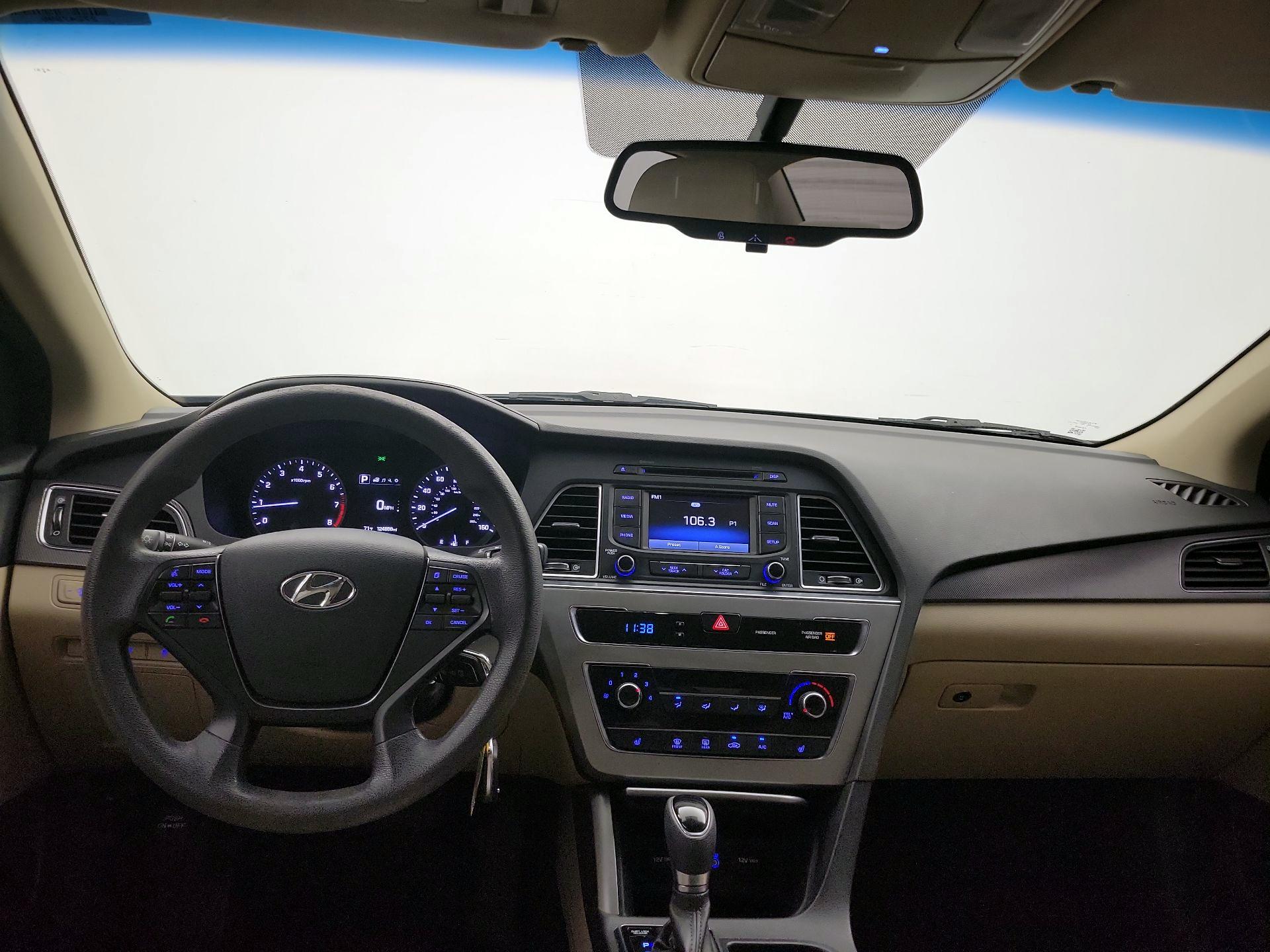 Thumbnail: 2015 Hyundai Sonata - 9