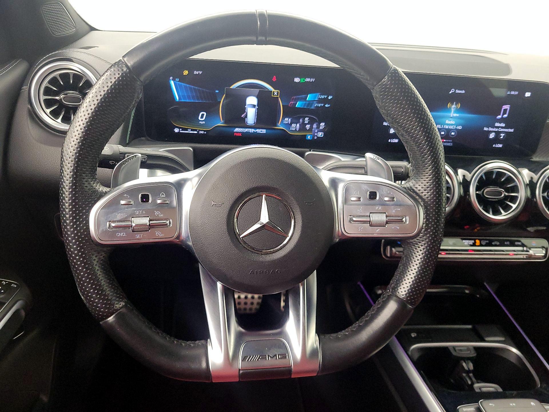 Thumbnail: 2022 Mercedes-Benz GLB - 10