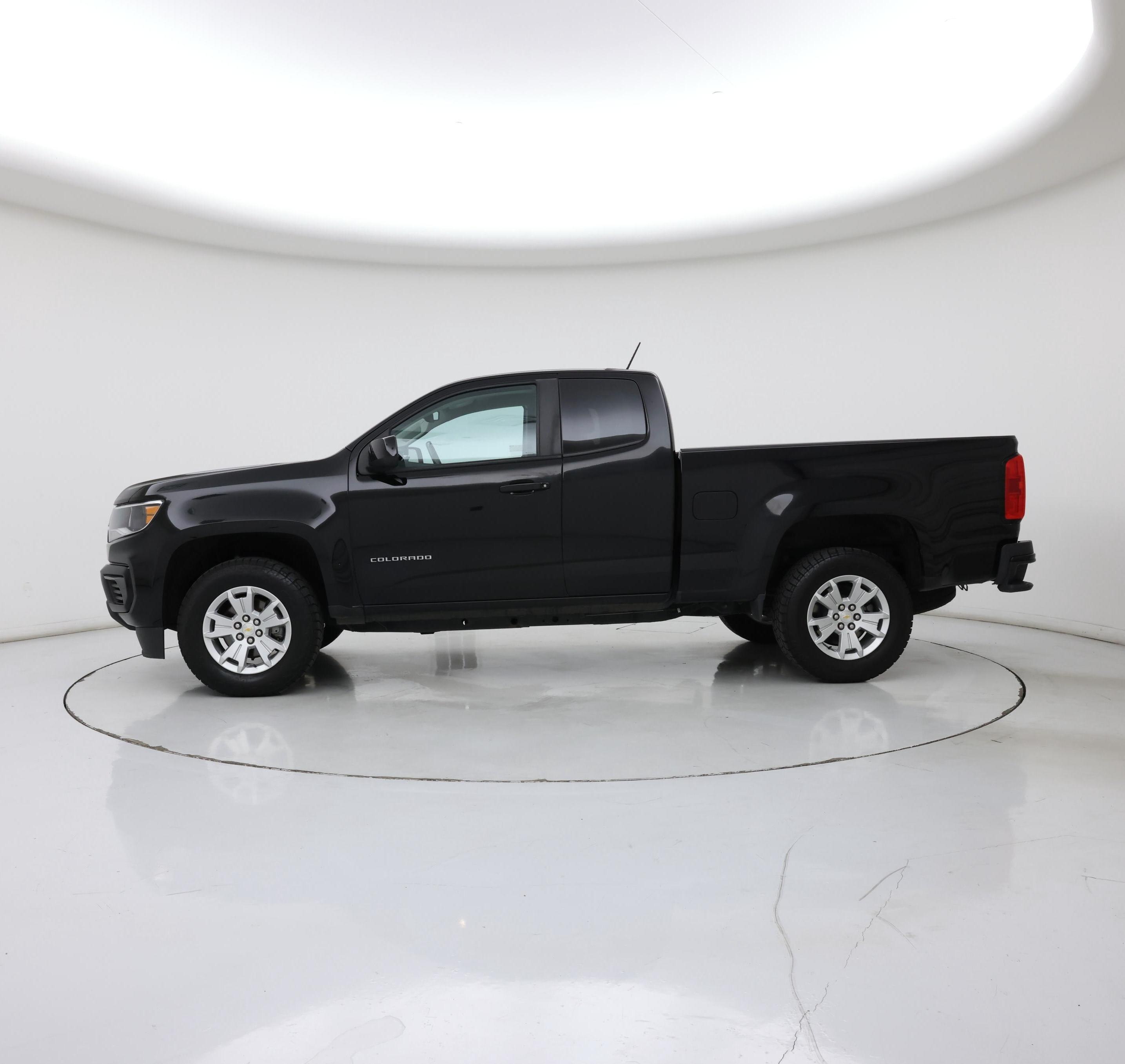 Thumbnail: 2022 Chevrolet Colorado - 3