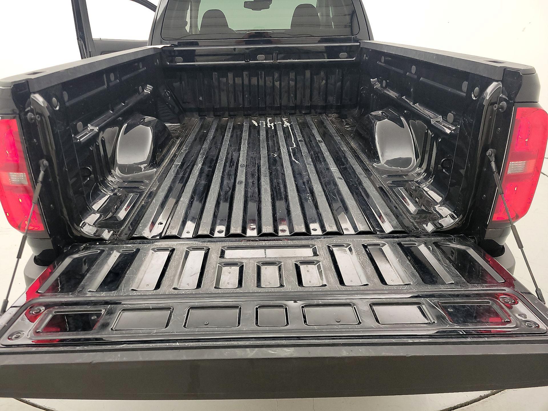 Thumbnail: 2022 Chevrolet Colorado - 20