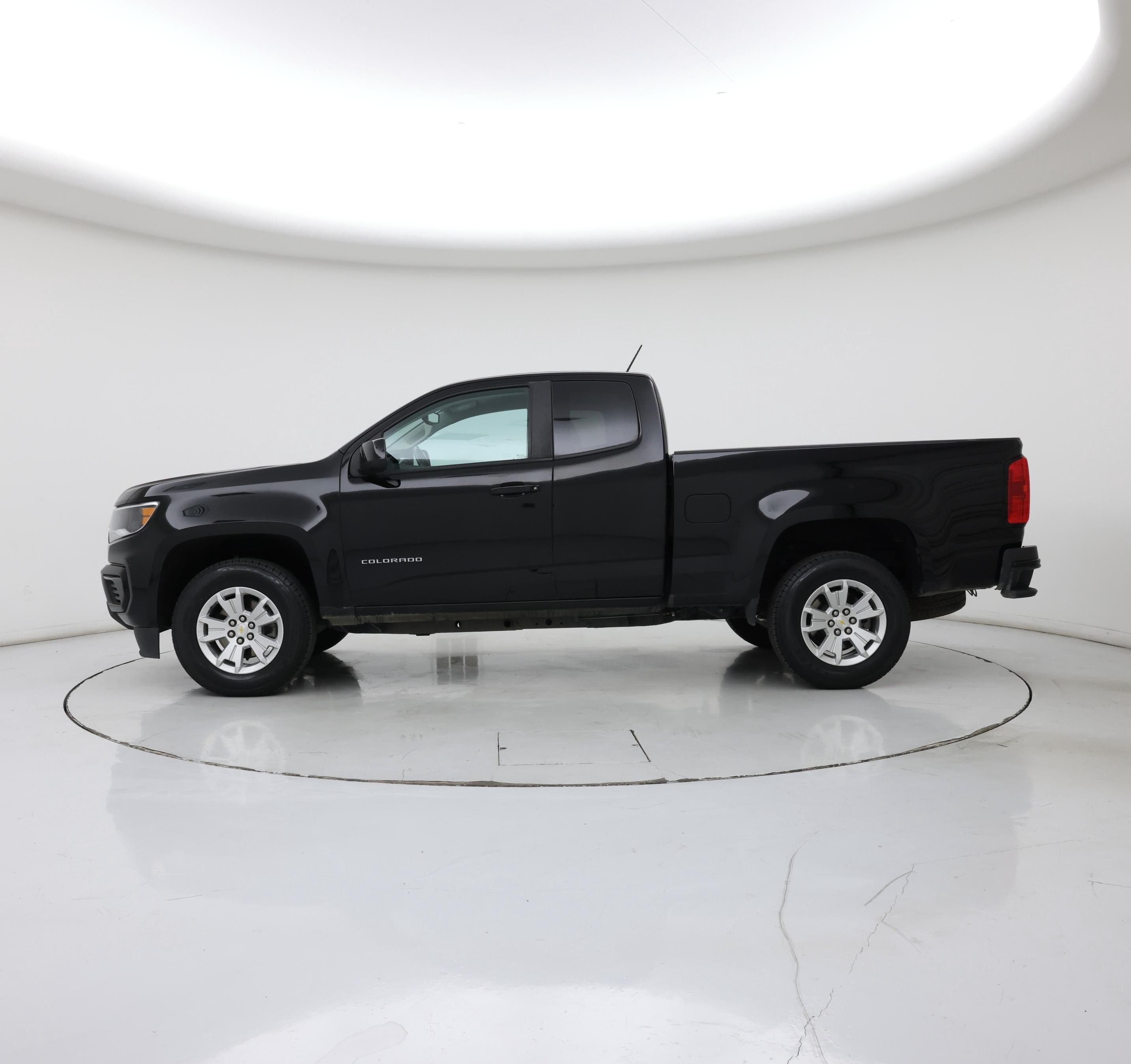 Thumbnail: 2022 Chevrolet Colorado - 3