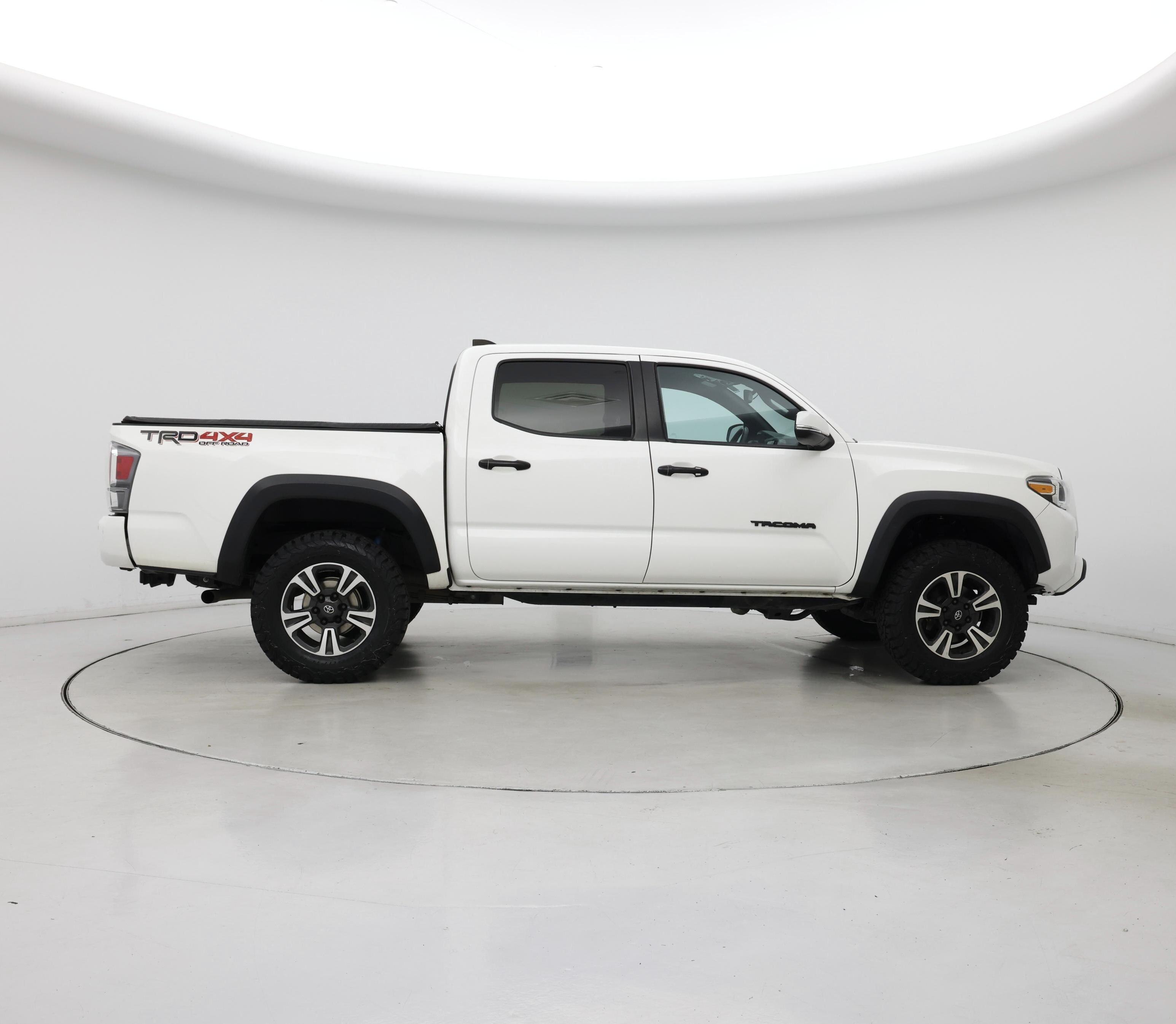 Thumbnail: 2021 Toyota Tacoma - 7