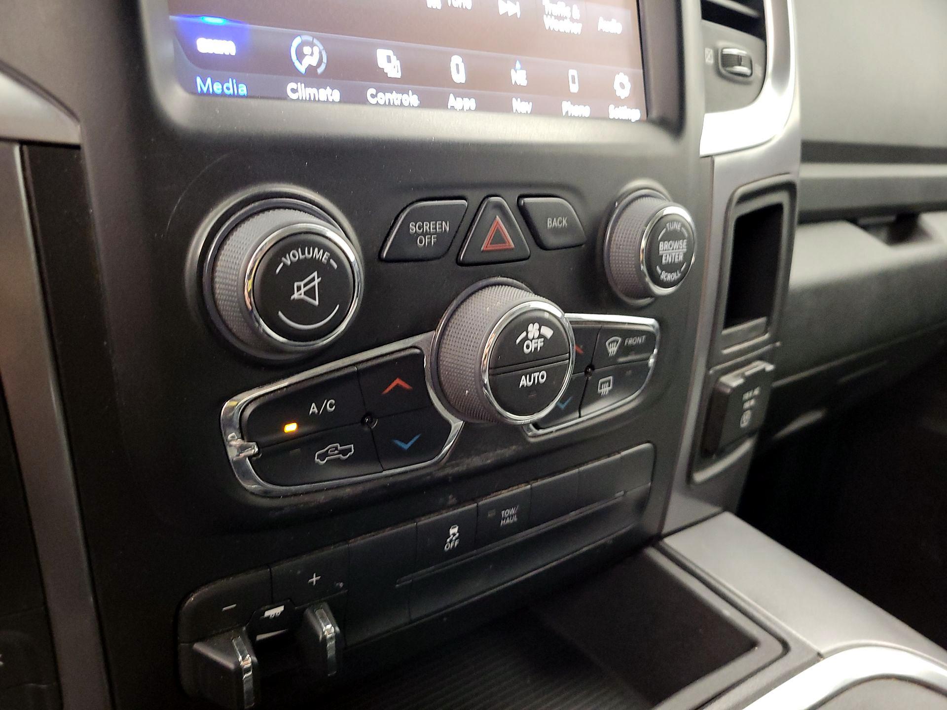 Thumbnail: 2023 RAM 1500 Classic - 17