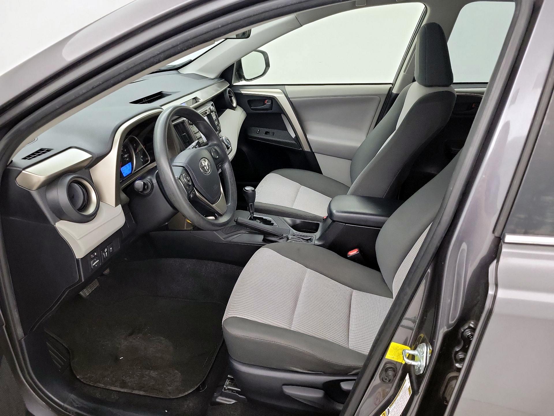 Thumbnail: 2013 Toyota RAV4 - 11