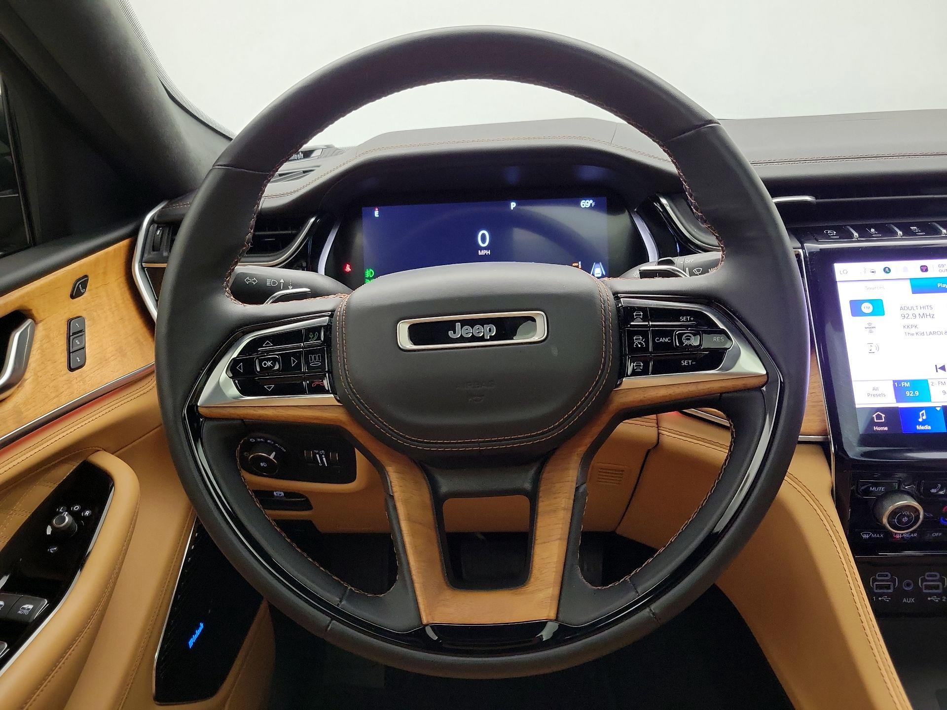 Thumbnail: 2022 Jeep Grand Cherokee - 10