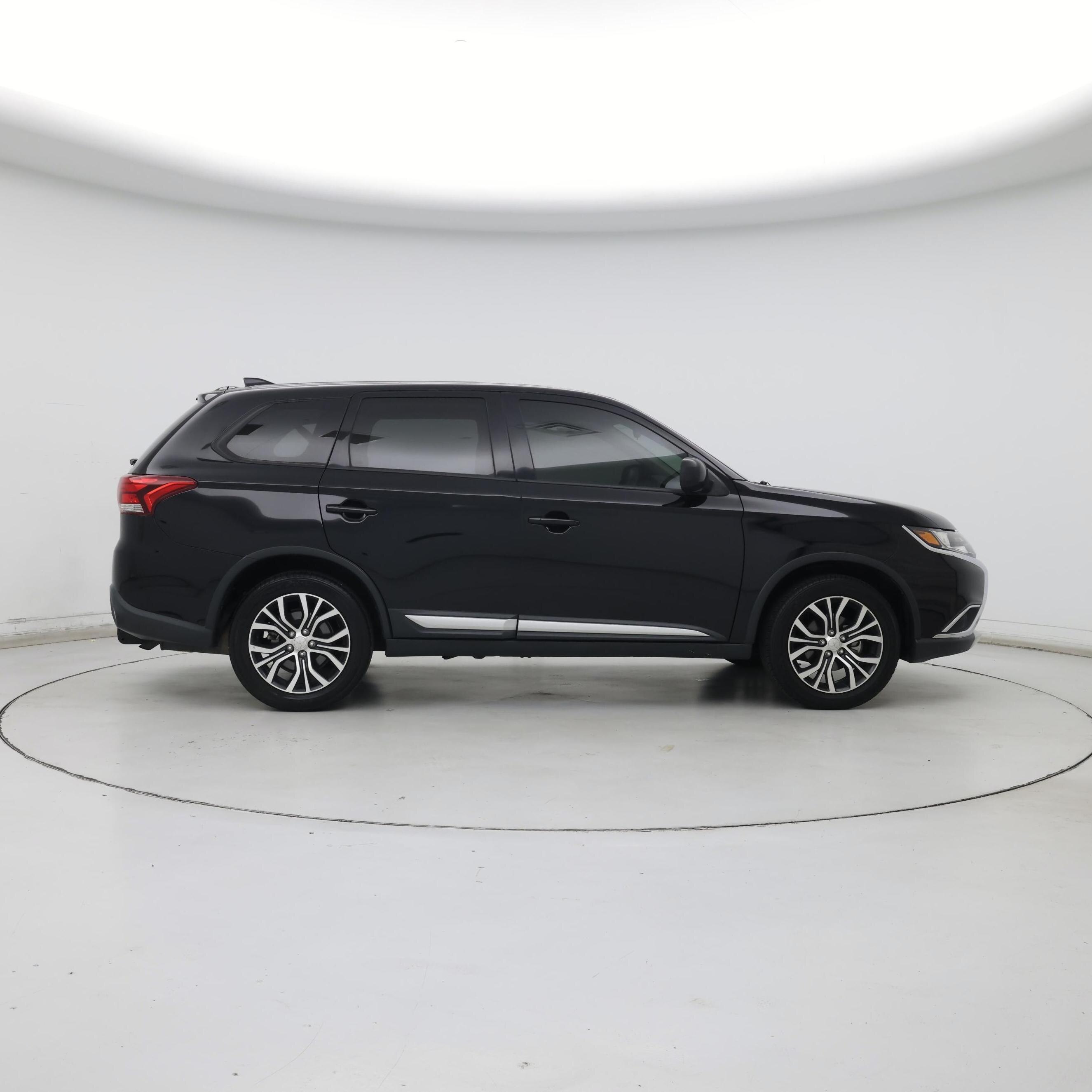 Thumbnail: 2018 Mitsubishi Outlander - 7