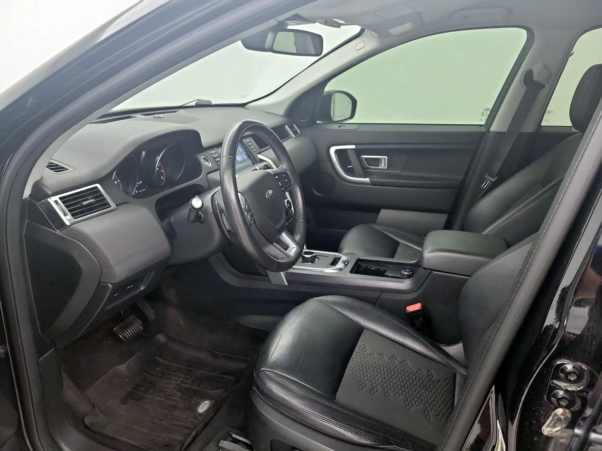 Thumbnail: 2019 Land Rover Discovery Sport - 11
