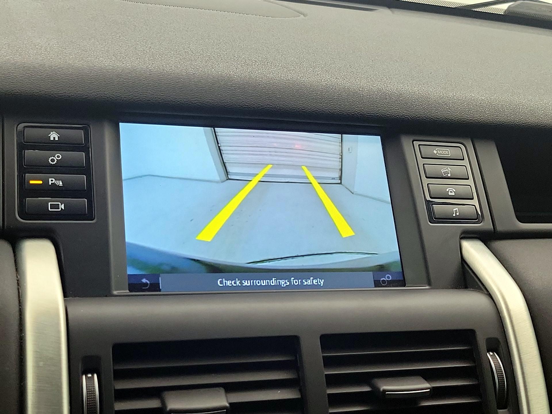 Thumbnail: 2019 Land Rover Discovery Sport - 14