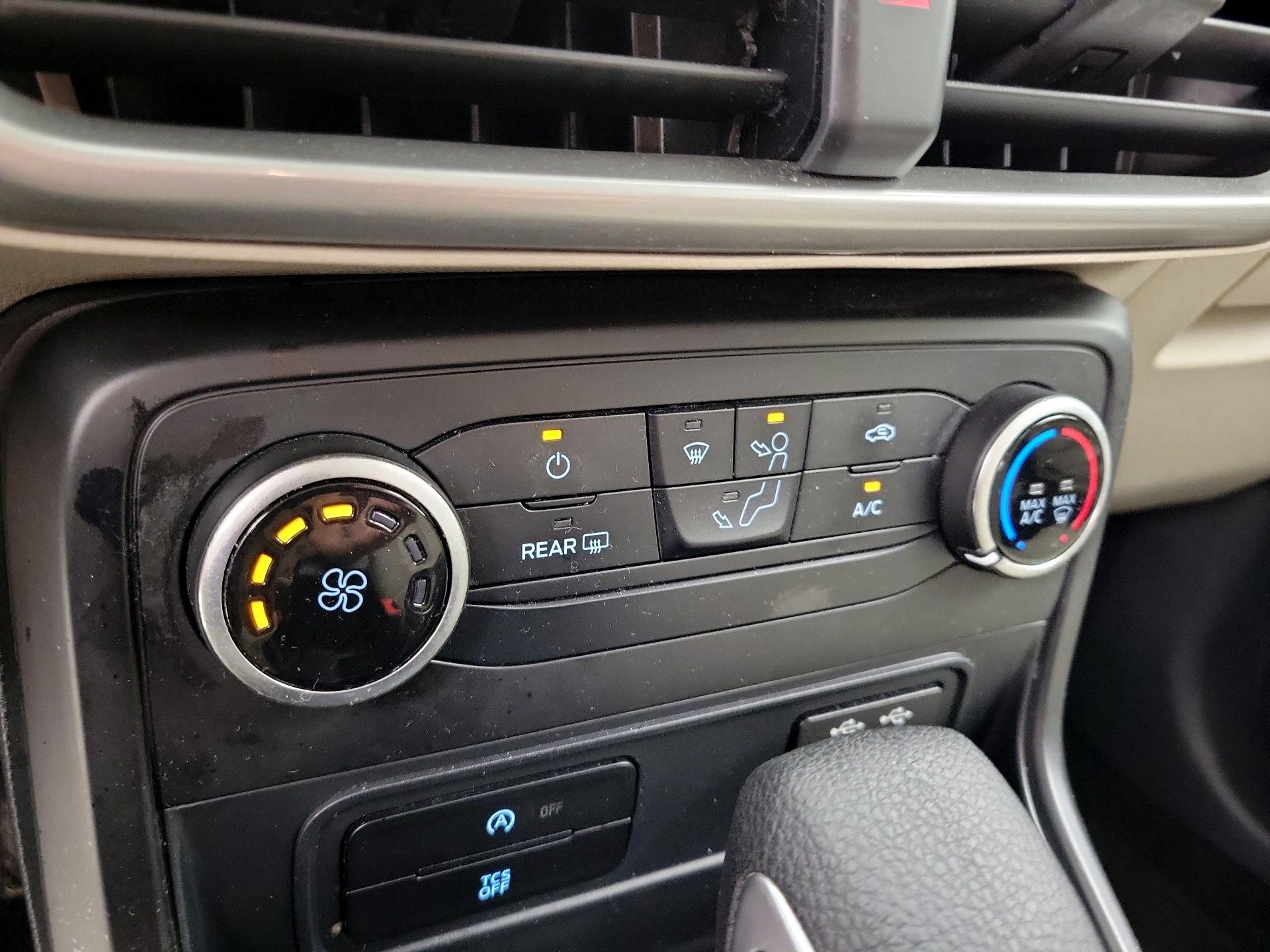 Thumbnail: 2019 Ford EcoSport - 16