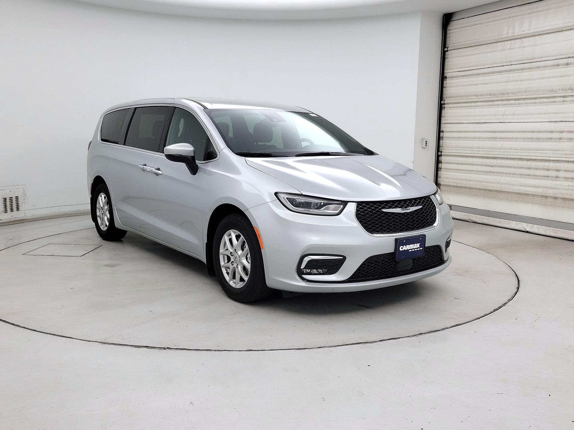 Thumbnail: 2023 Chrysler Pacifica - 1