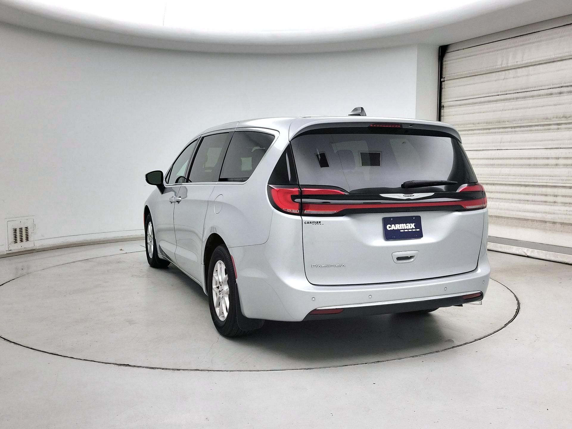 Thumbnail: 2023 Chrysler Pacifica - 7