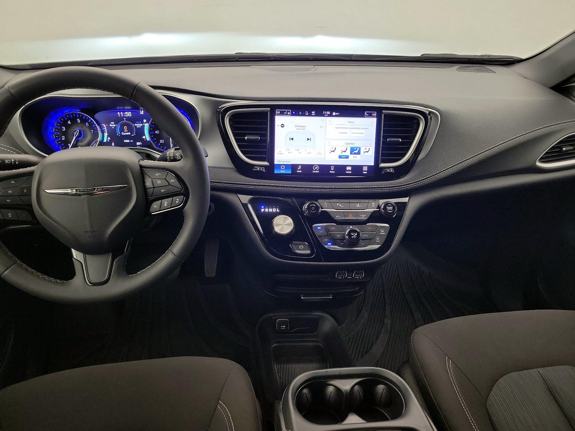 Thumbnail: 2023 Chrysler Pacifica - 8