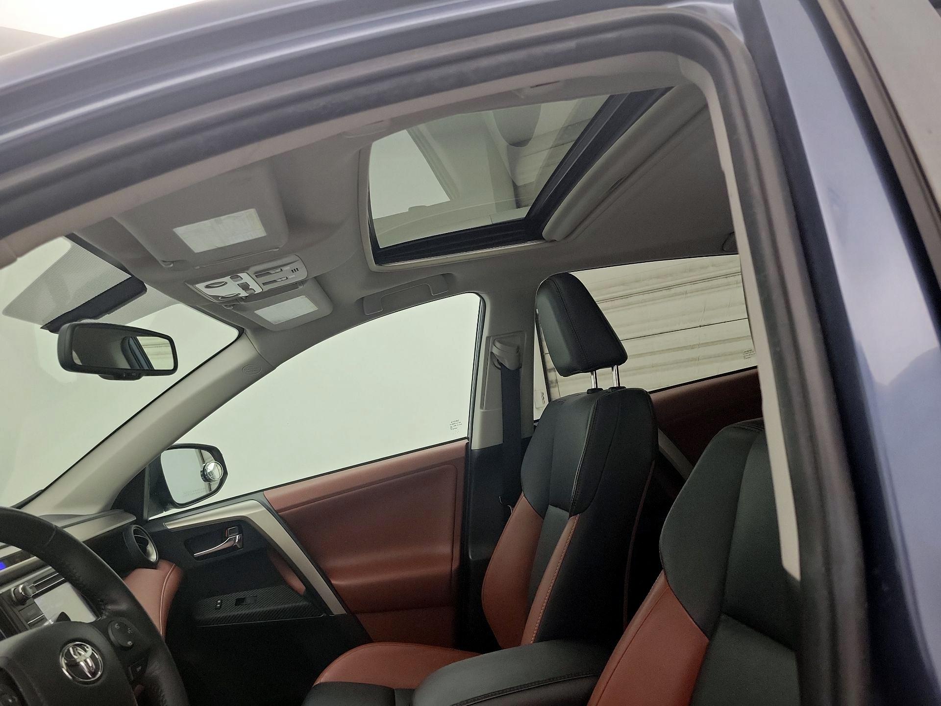 Thumbnail: 2013 Toyota RAV4 - 19
