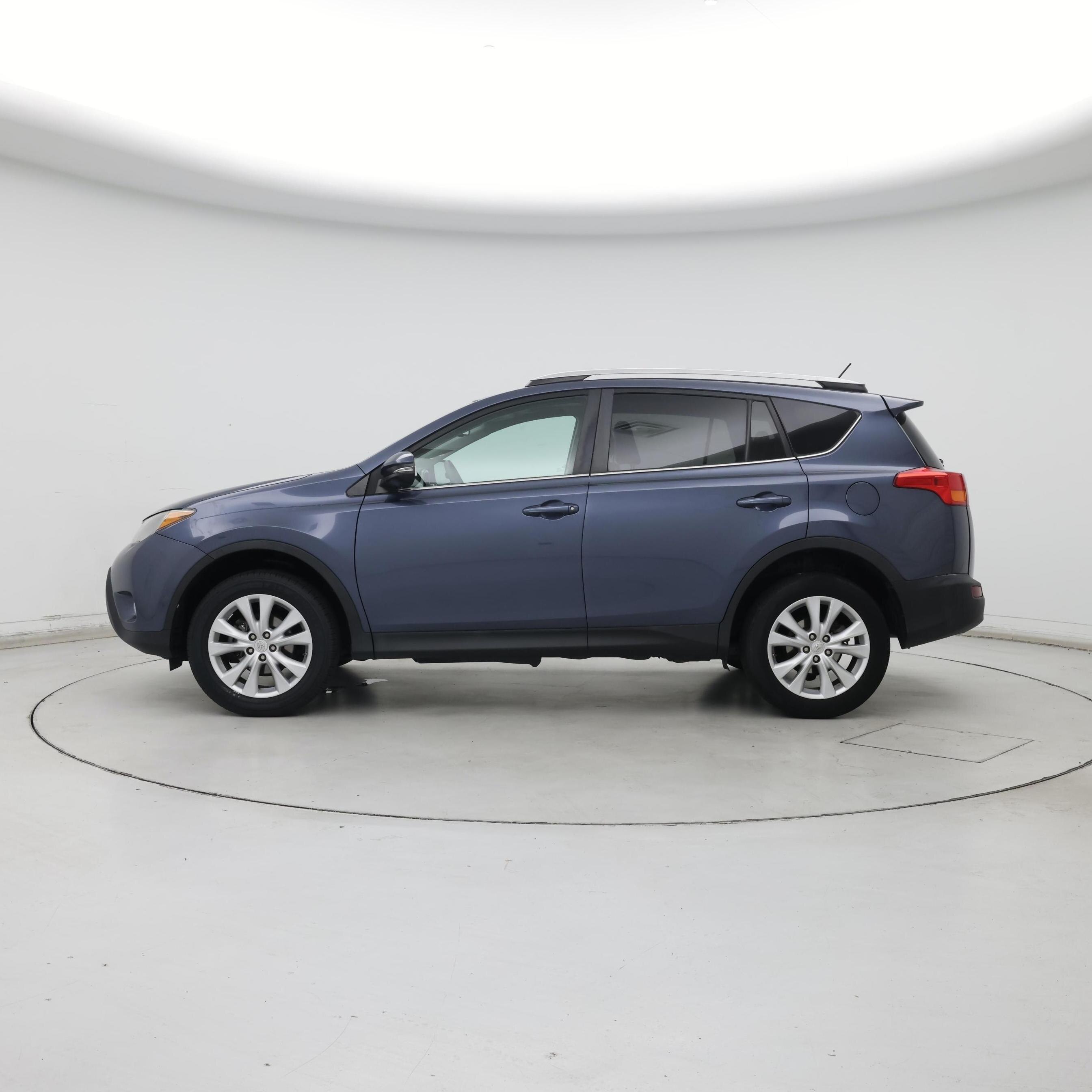 Thumbnail: 2013 Toyota RAV4 - 3