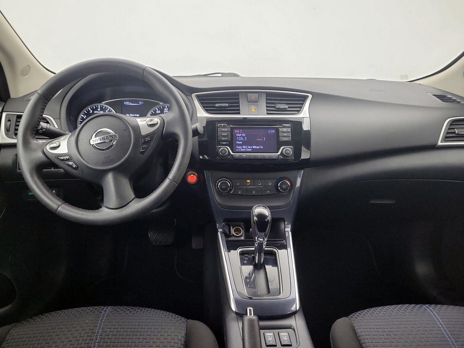 Thumbnail: 2016 Nissan Sentra - 9