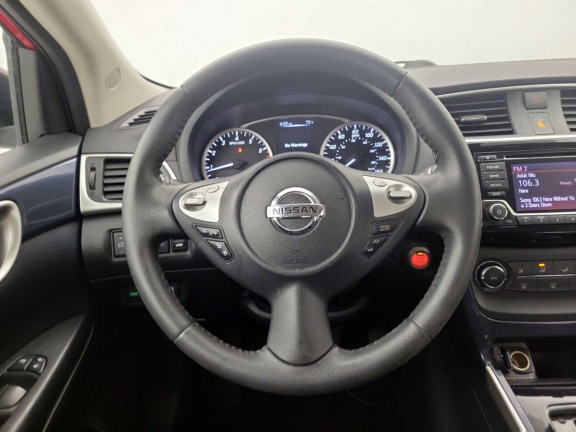 Thumbnail: 2016 Nissan Sentra - 10