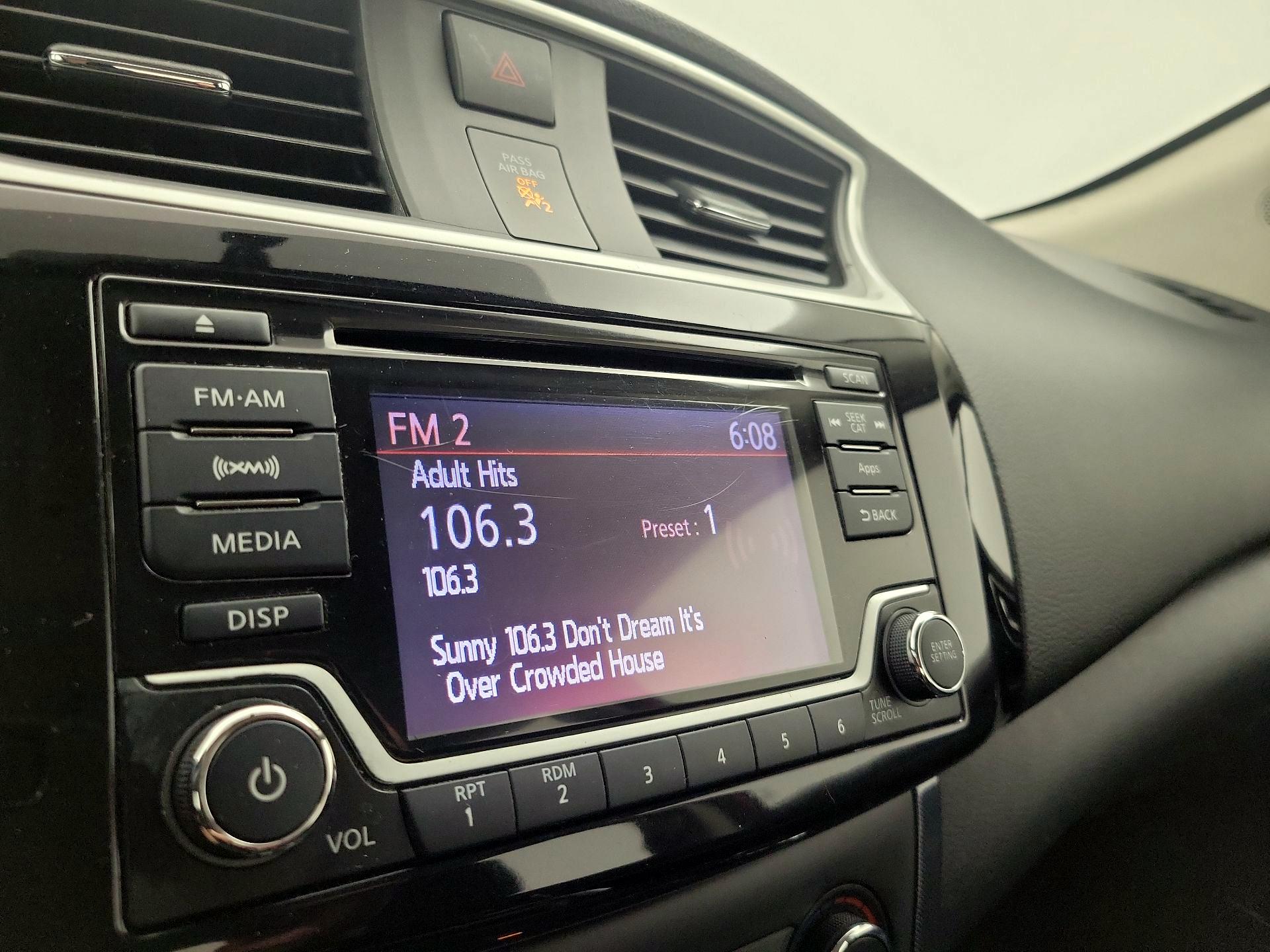 Thumbnail: 2016 Nissan Sentra - 15