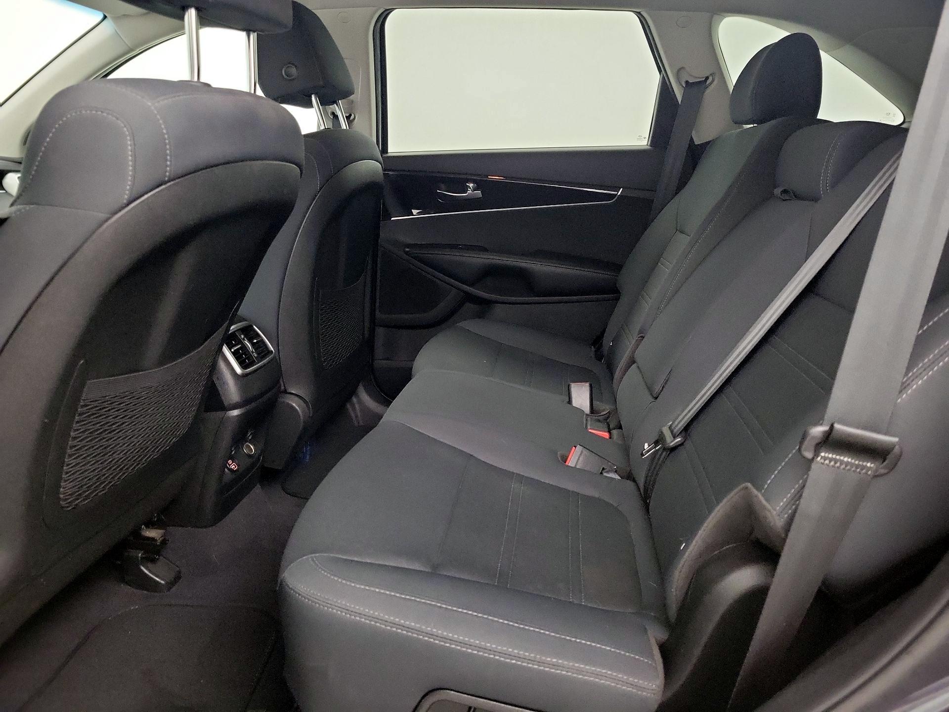 Thumbnail: 2019 Kia Sorento - 19