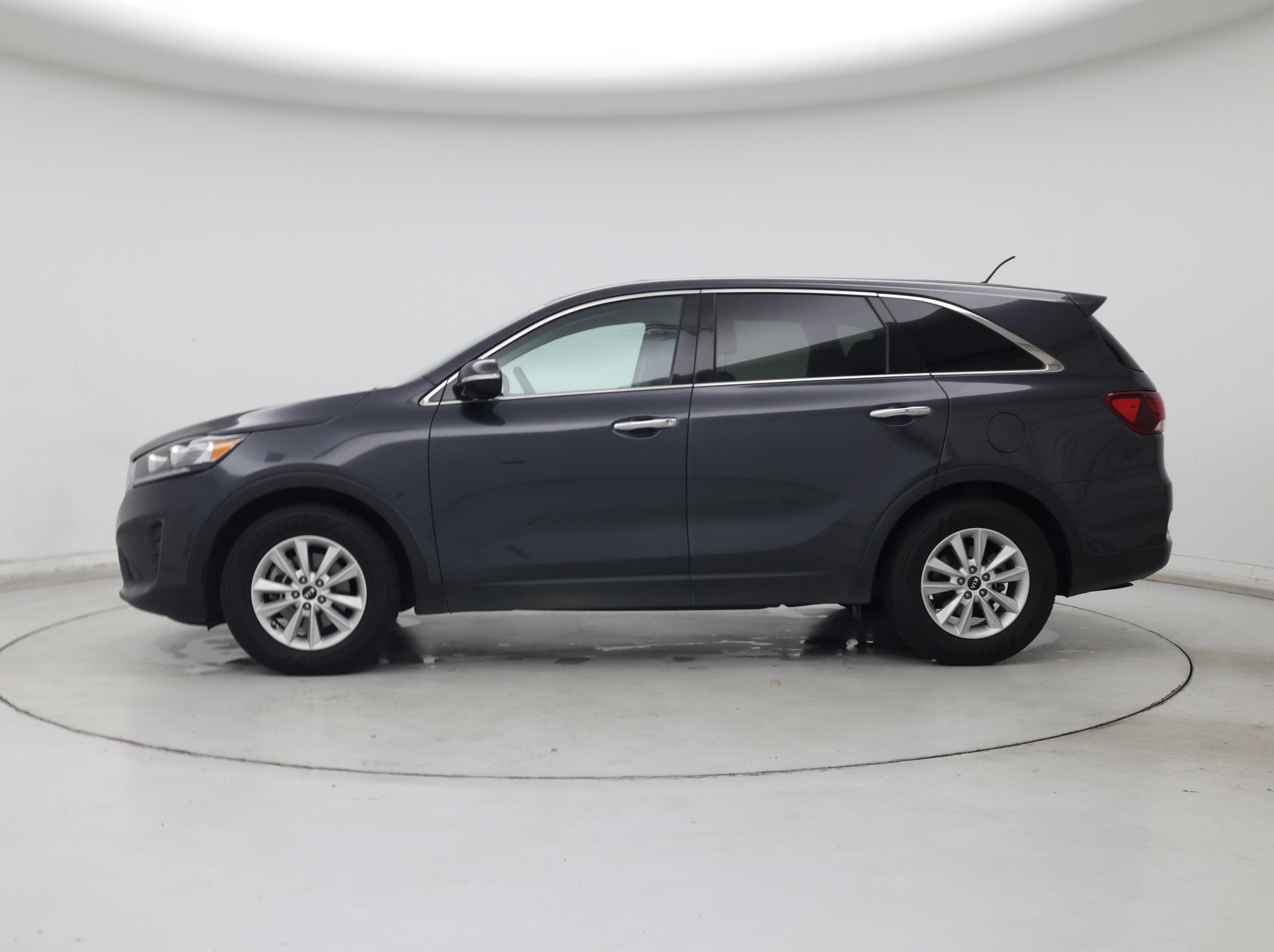 Thumbnail: 2019 Kia Sorento - 3