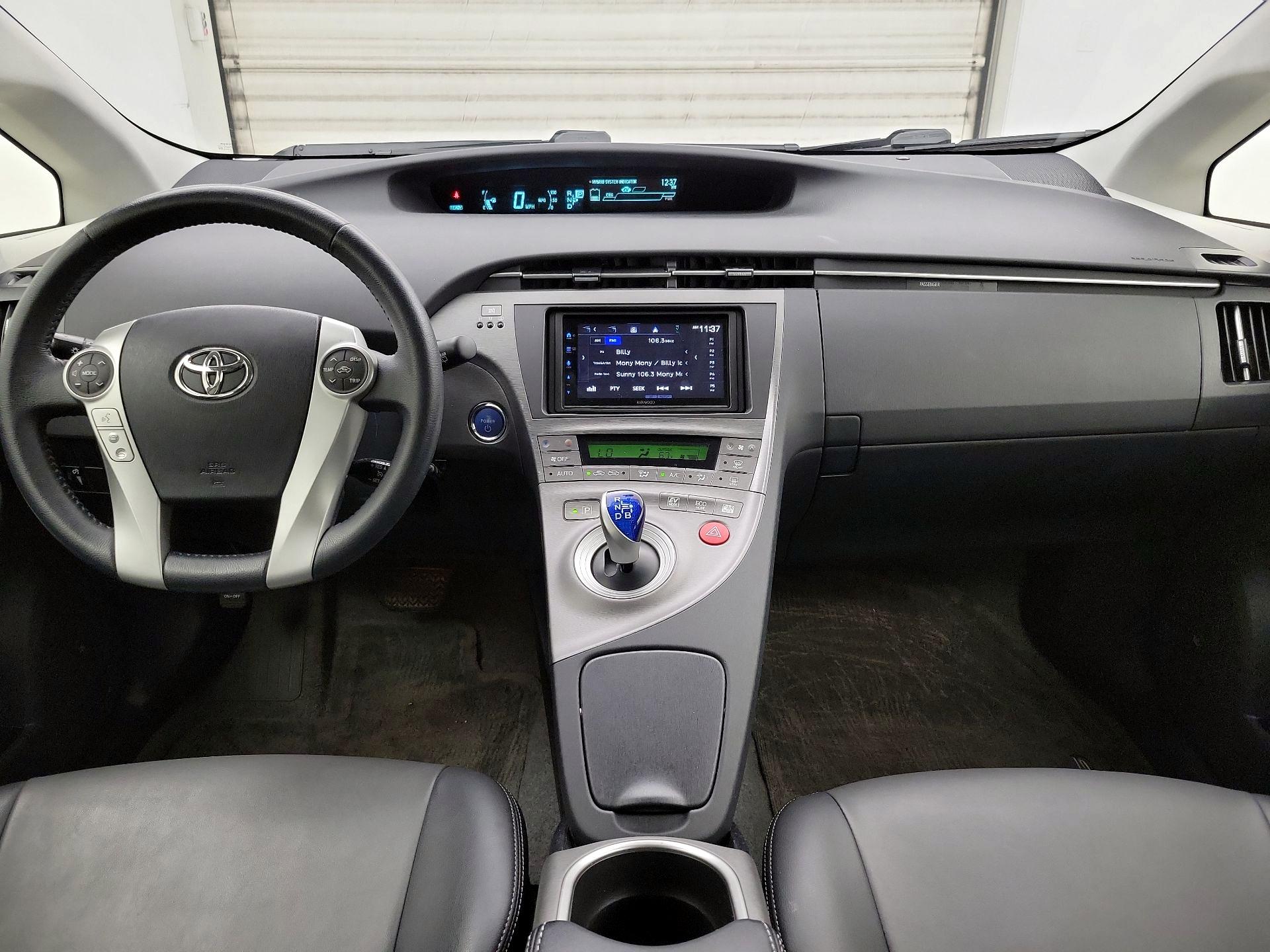 Thumbnail: 2014 Toyota Prius - 9