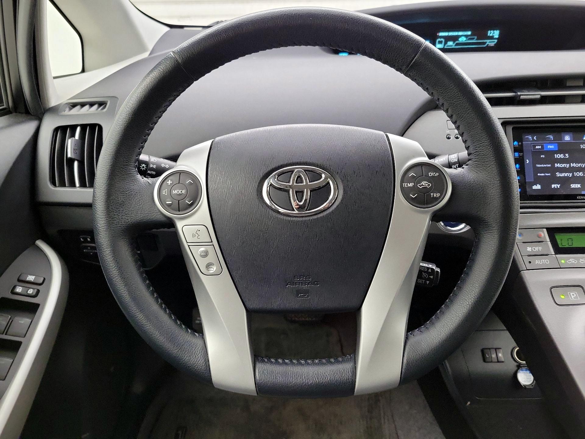 Thumbnail: 2014 Toyota Prius - 10