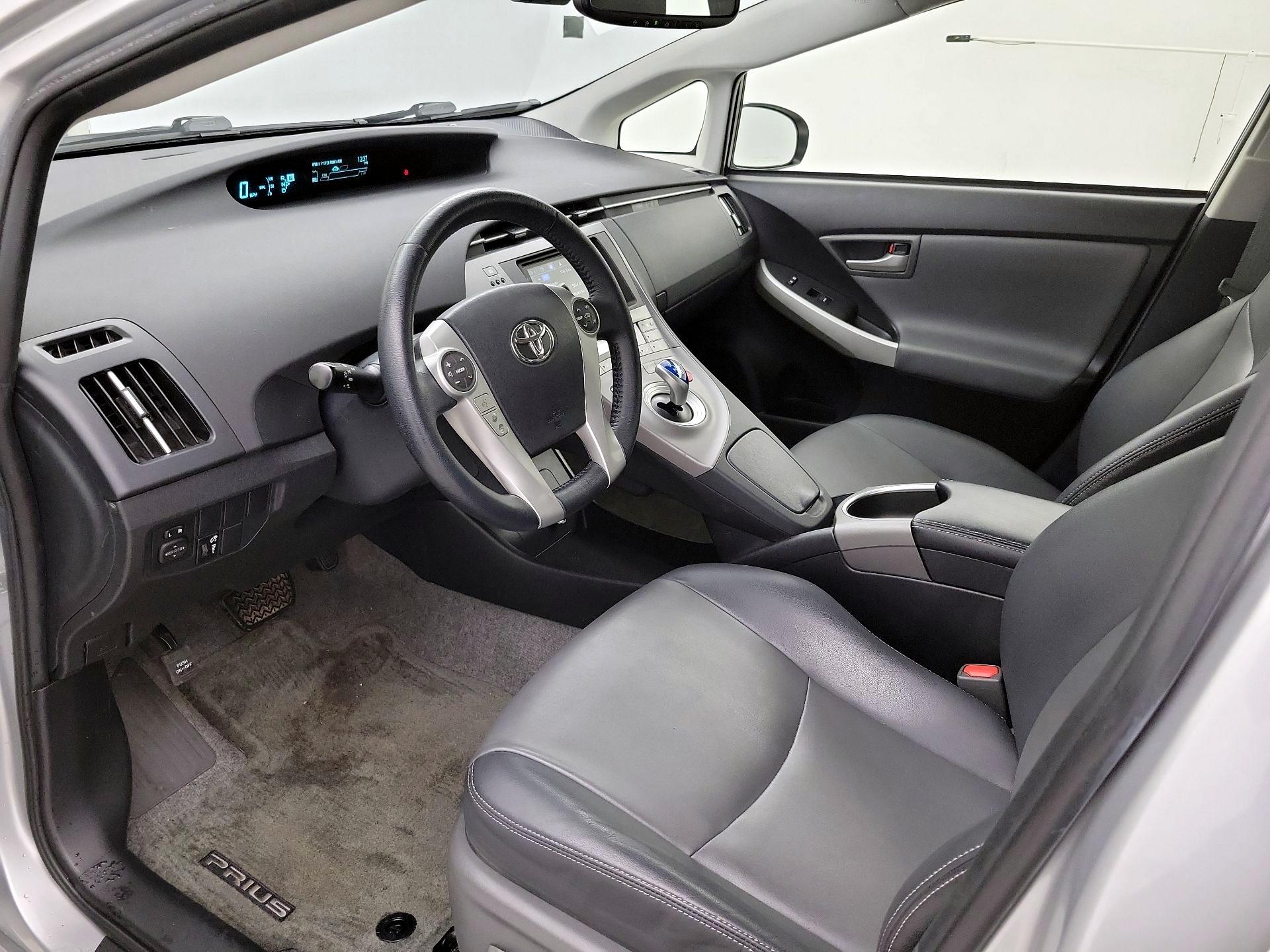 Thumbnail: 2014 Toyota Prius - 11