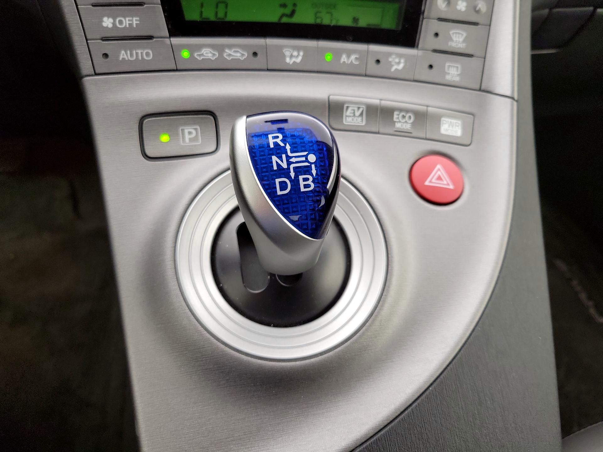 Thumbnail: 2014 Toyota Prius - 17