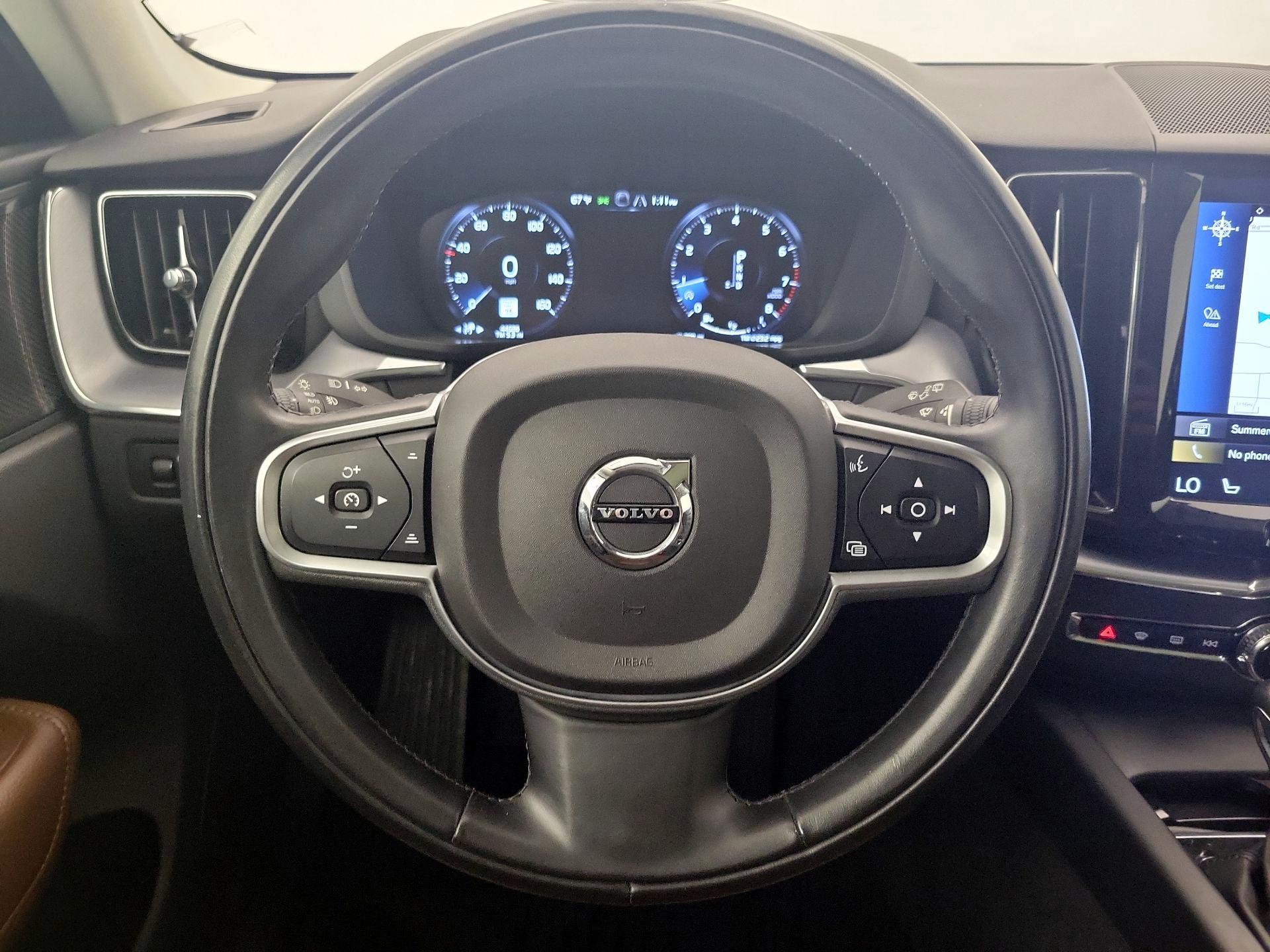 Thumbnail: 2020 Volvo XC60 - 10