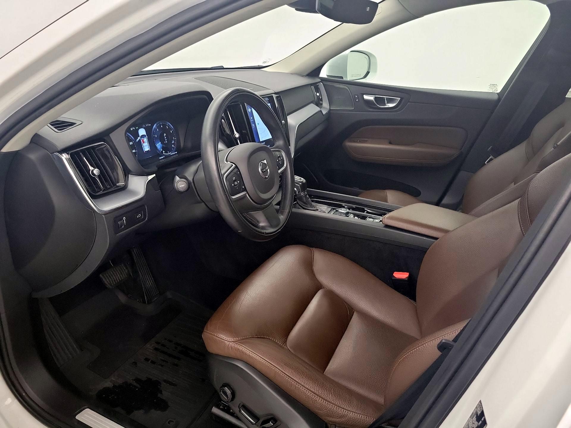 Thumbnail: 2020 Volvo XC60 - 11