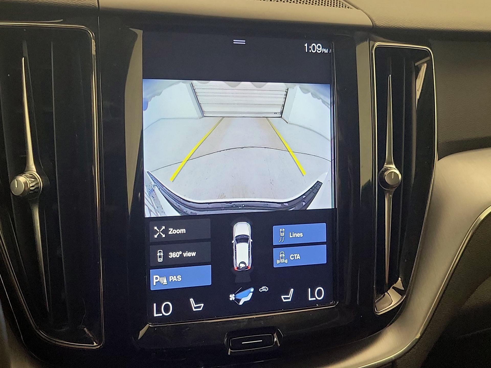 Thumbnail: 2020 Volvo XC60 - 15