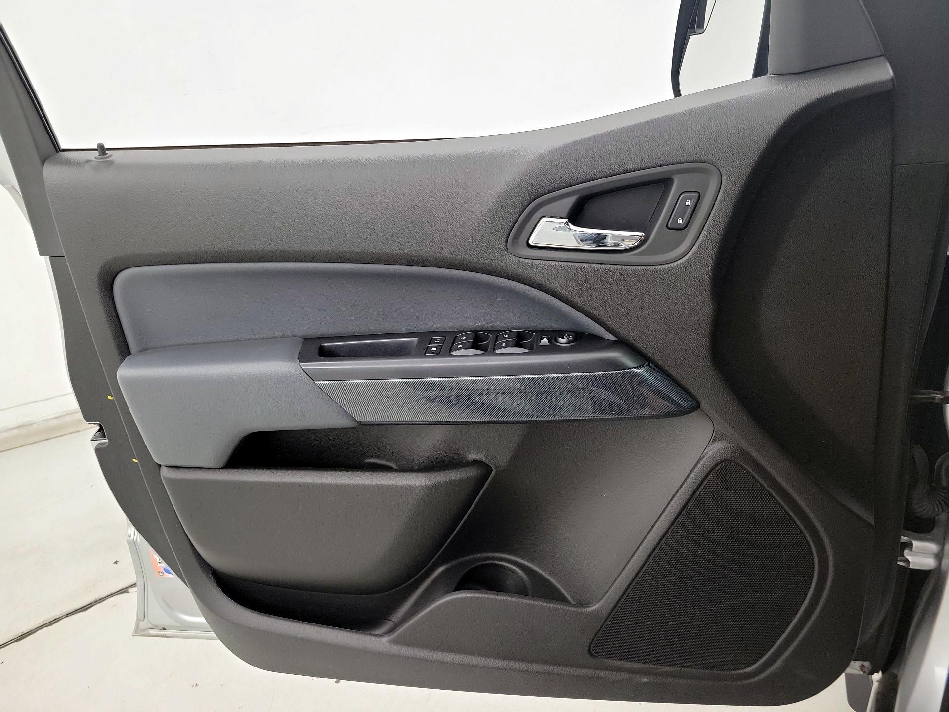 Thumbnail: 2016 Chevrolet Colorado - 12