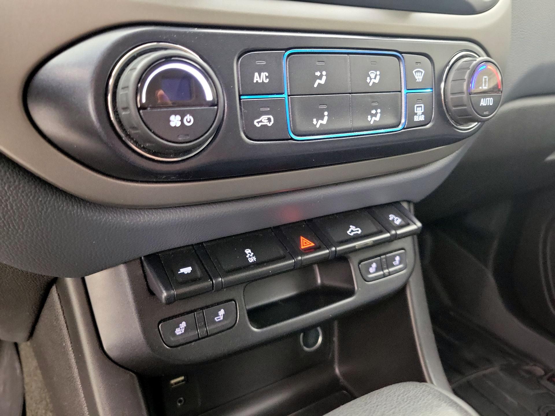 Thumbnail: 2016 Chevrolet Colorado - 16