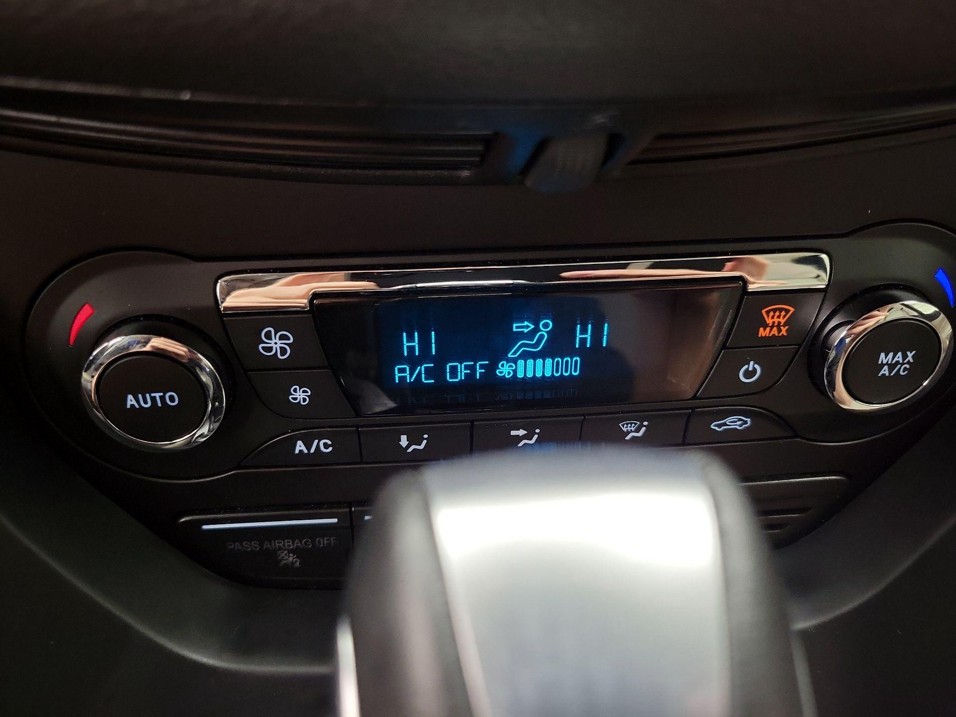Thumbnail: 2016 Ford C-Max - 15