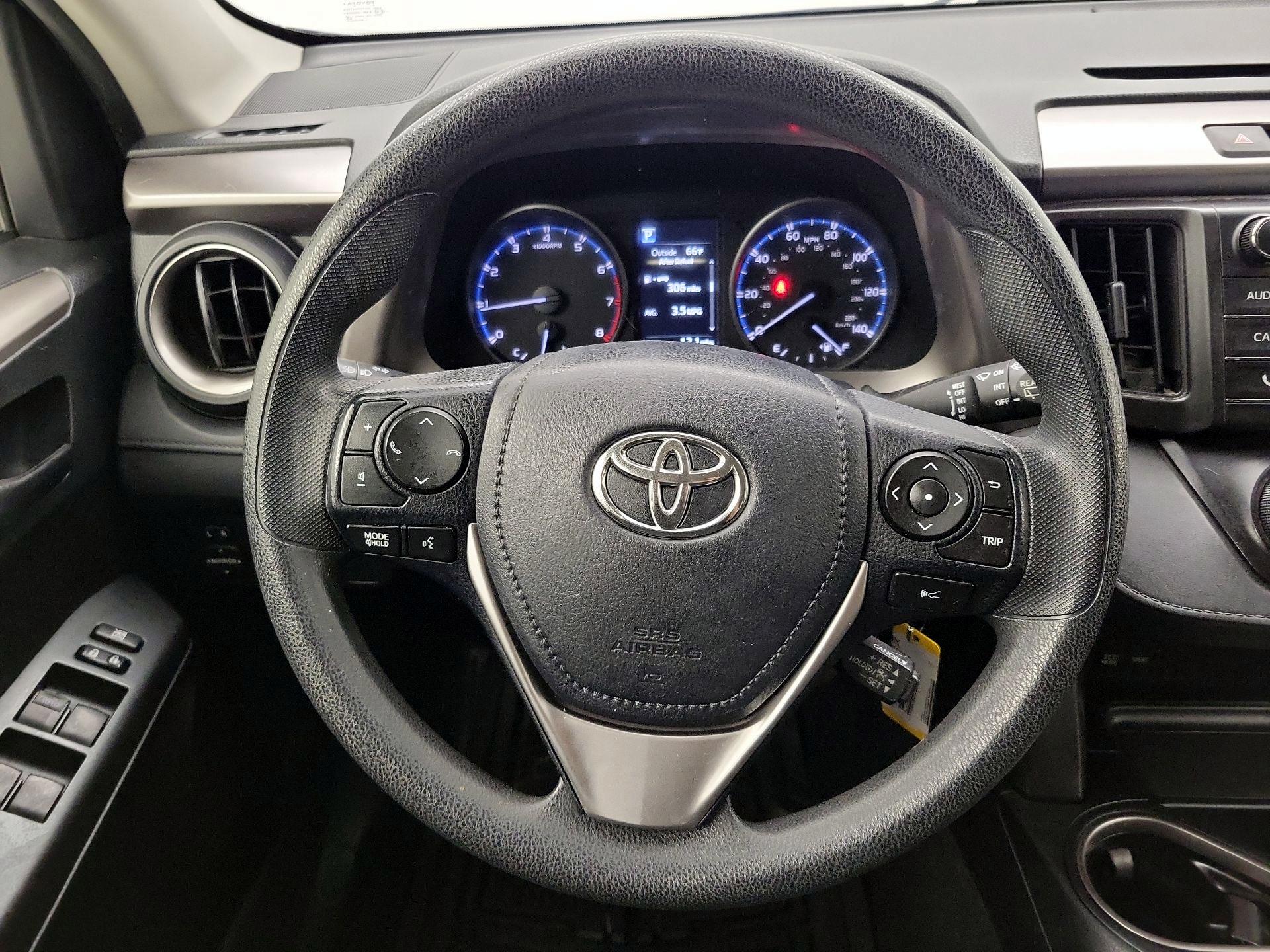 Thumbnail: 2018 Toyota RAV4 - 10