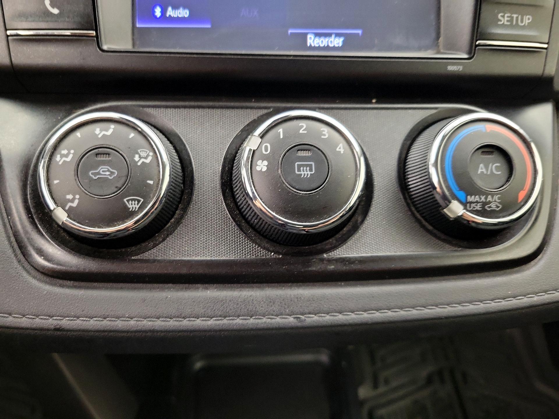Thumbnail: 2018 Toyota RAV4 - 16