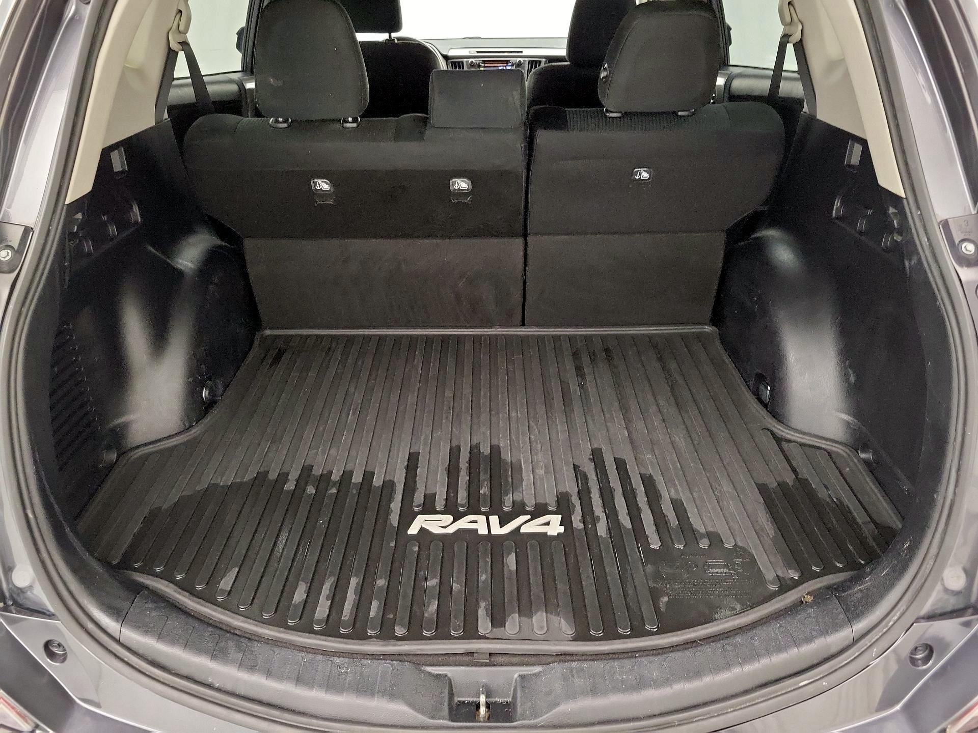 Thumbnail: 2018 Toyota RAV4 - 20
