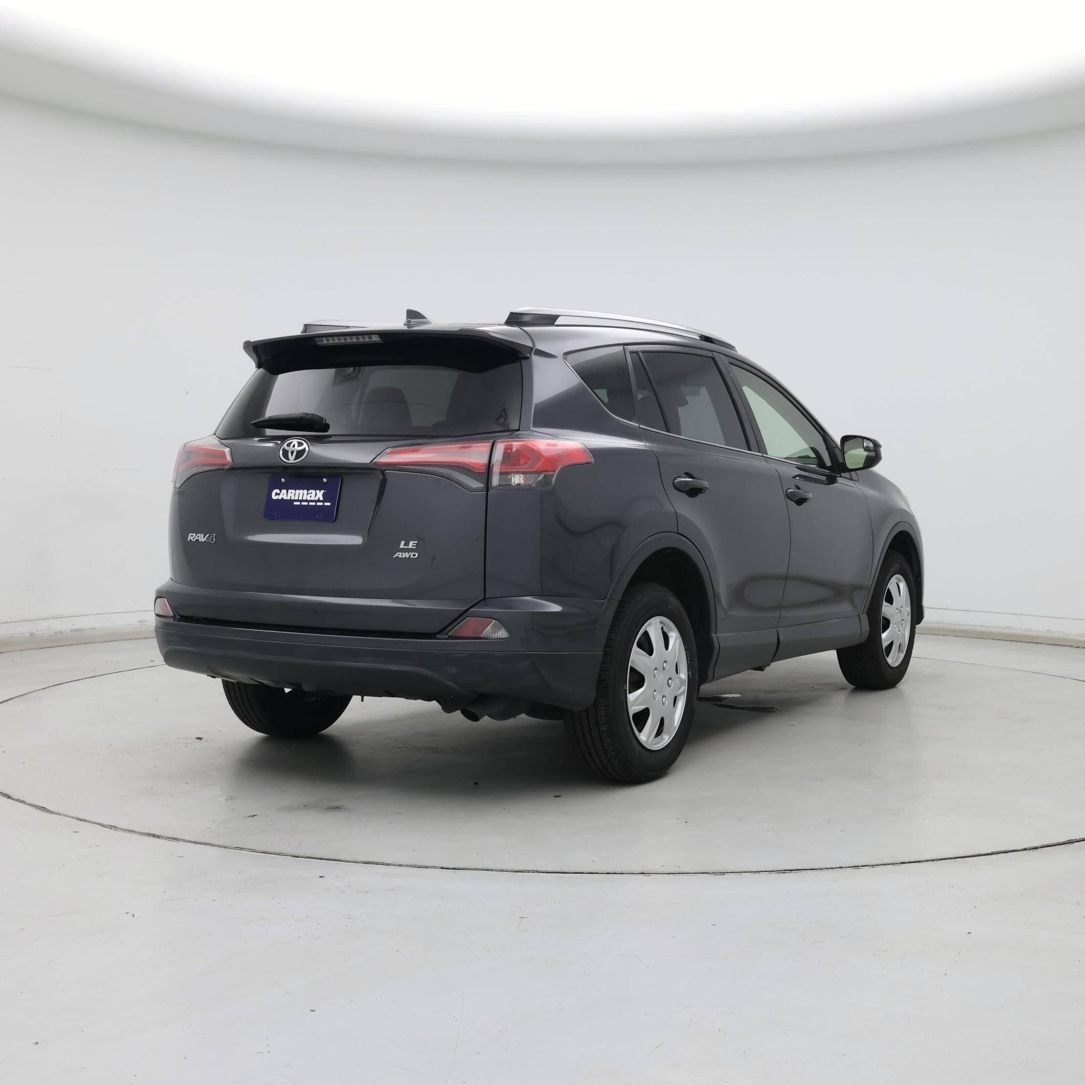Thumbnail: 2018 Toyota RAV4 - 8