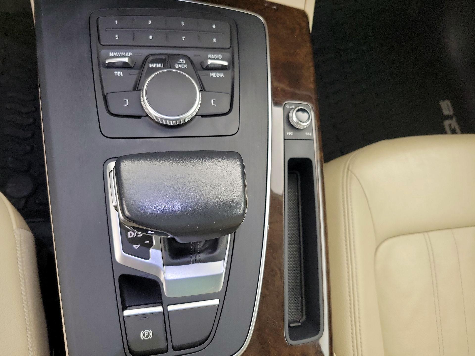 Thumbnail: 2019 Audi Q5 - 15