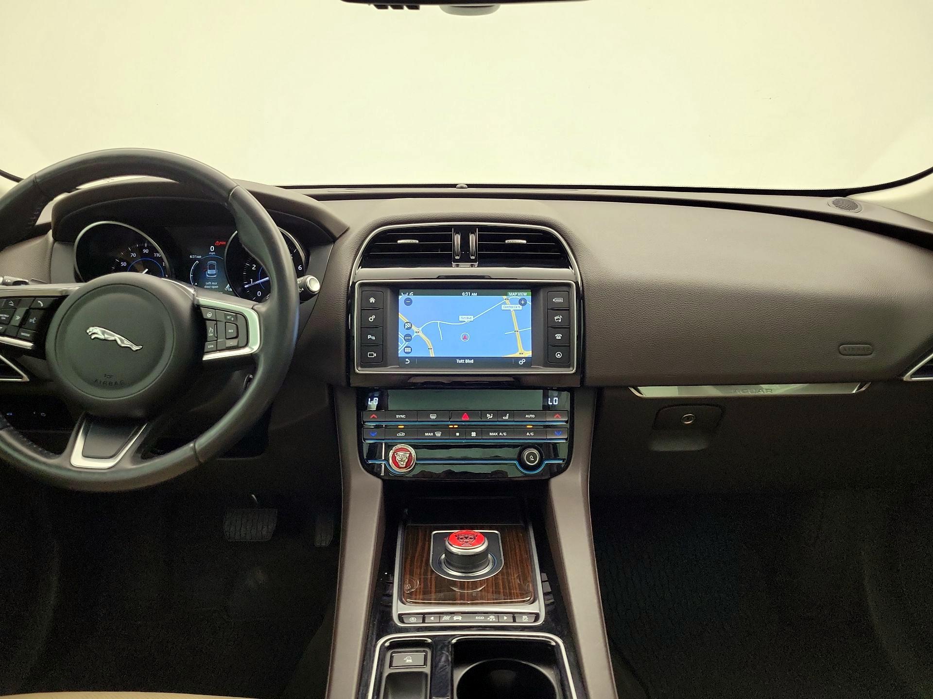 Thumbnail: 2018 Jaguar F-Pace - 9