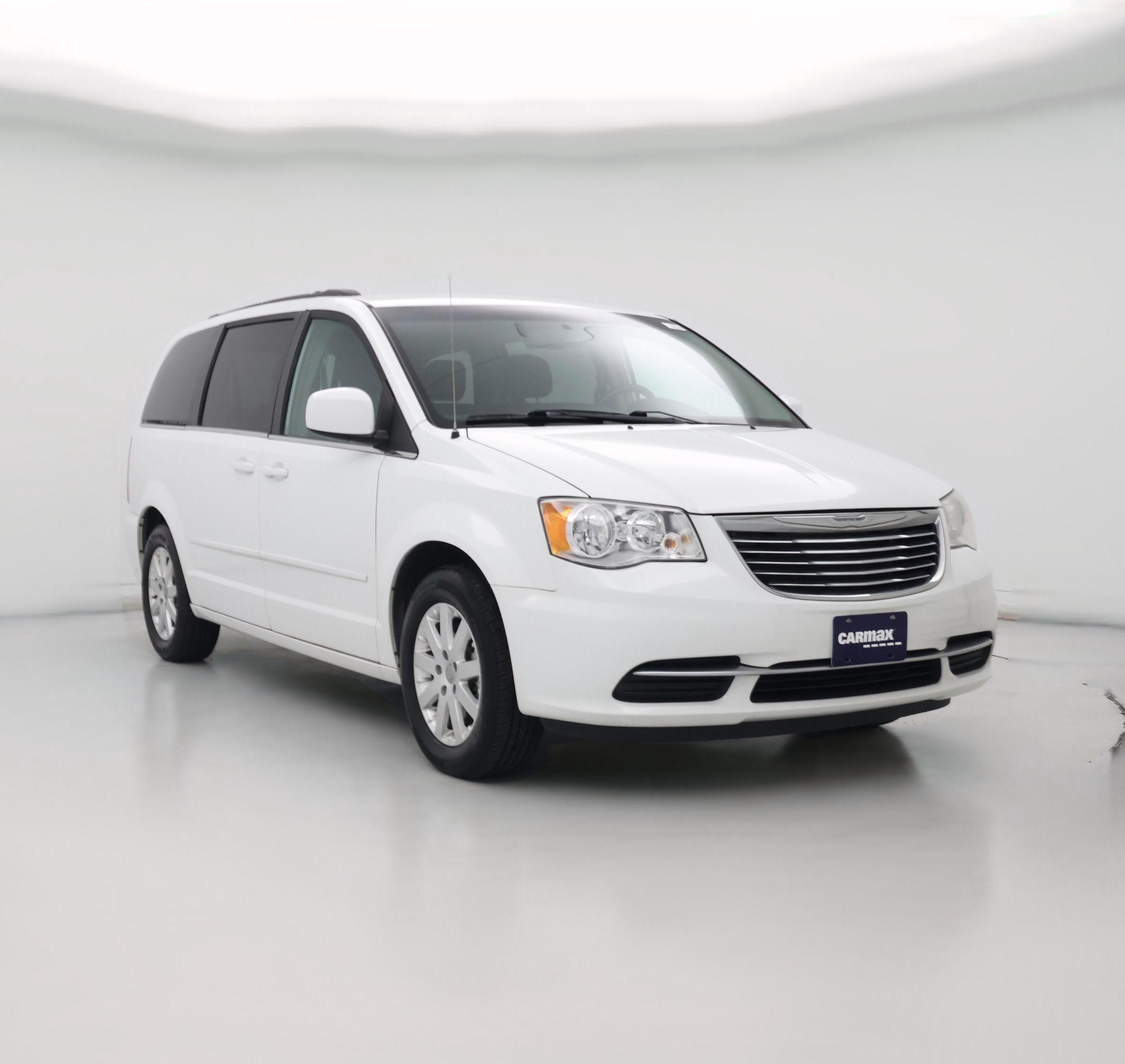 Thumbnail: 2015 Chrysler Town & Country - 1