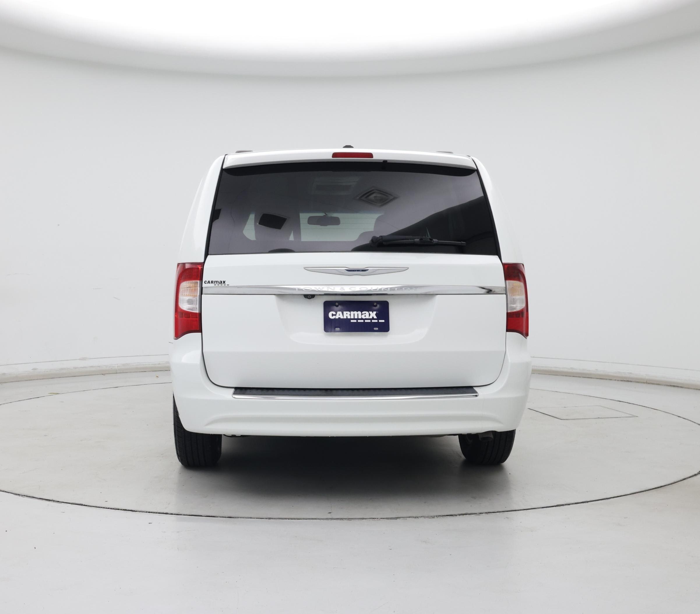 Thumbnail: 2015 Chrysler Town & Country - 6