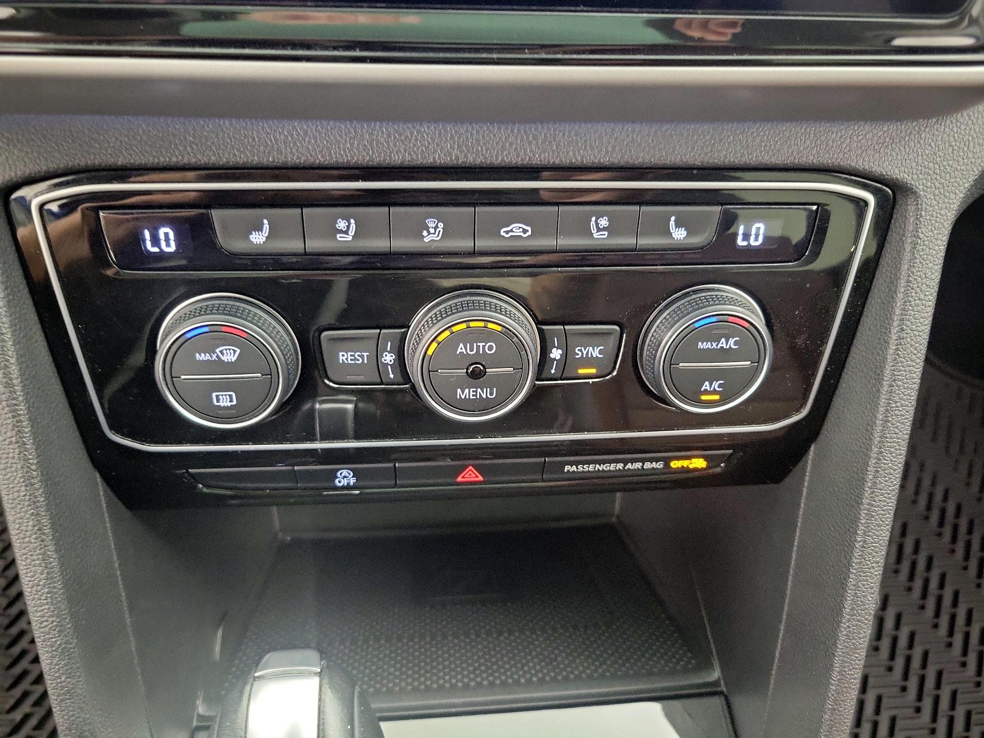 Thumbnail: 2021 Volkswagen Atlas - 17
