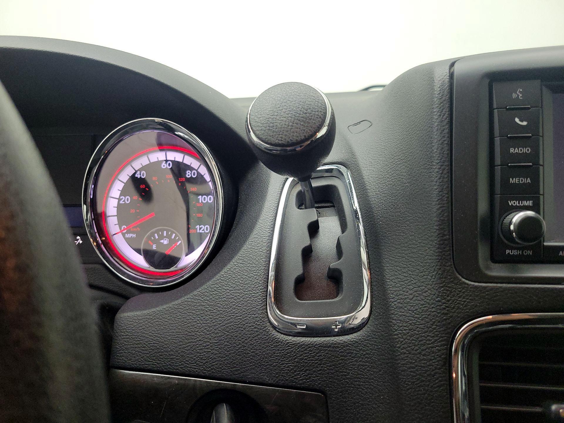 Thumbnail: 2019 Dodge Grand Caravan - 17